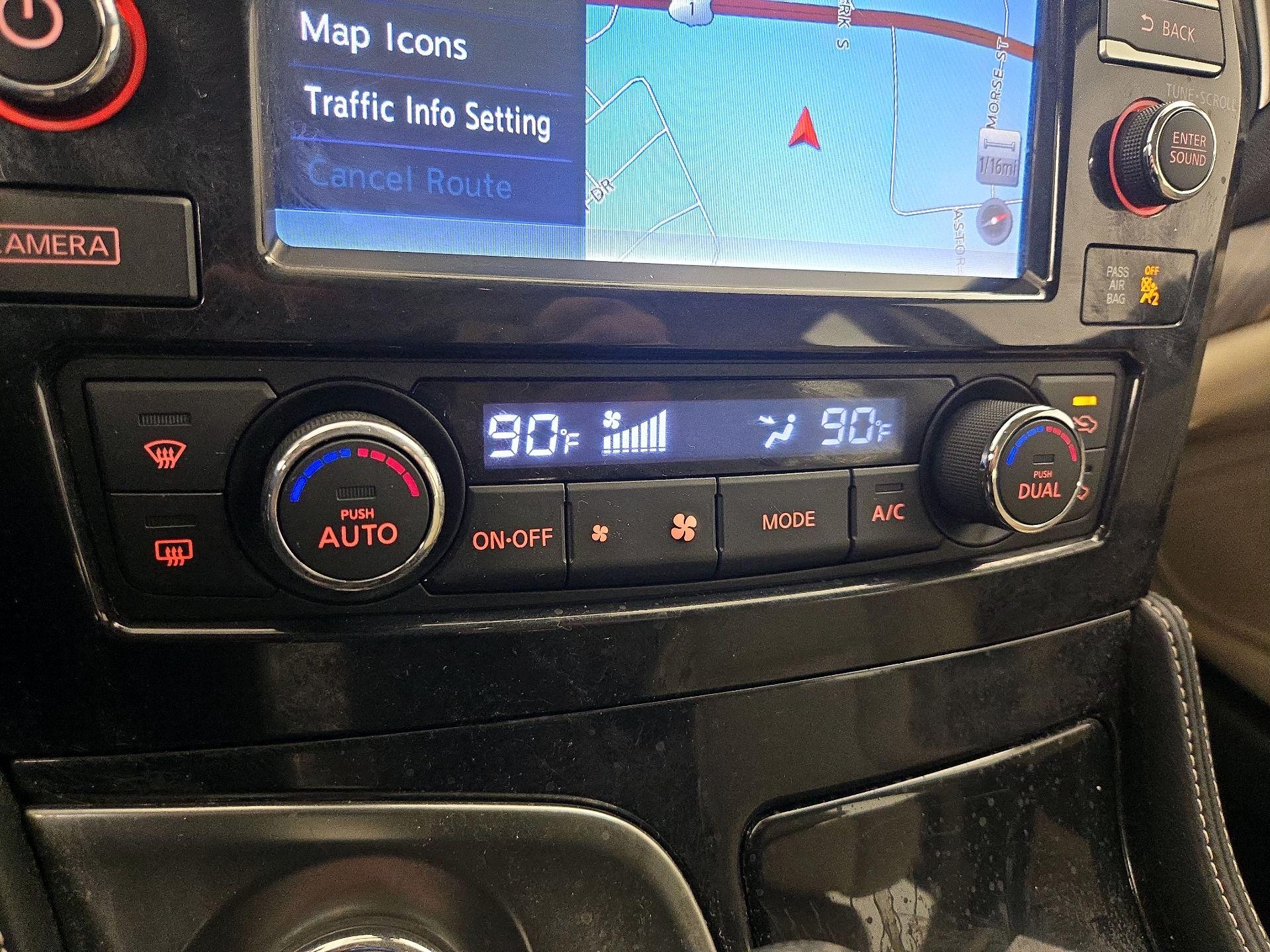 Thumbnail: 2016 Nissan Maxima - 17