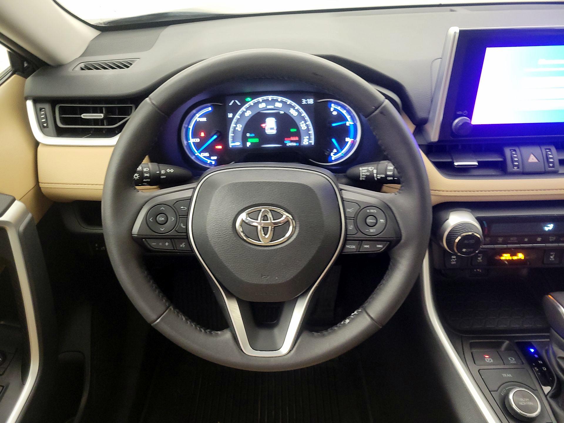 Thumbnail: 2024 Toyota RAV4 - 10