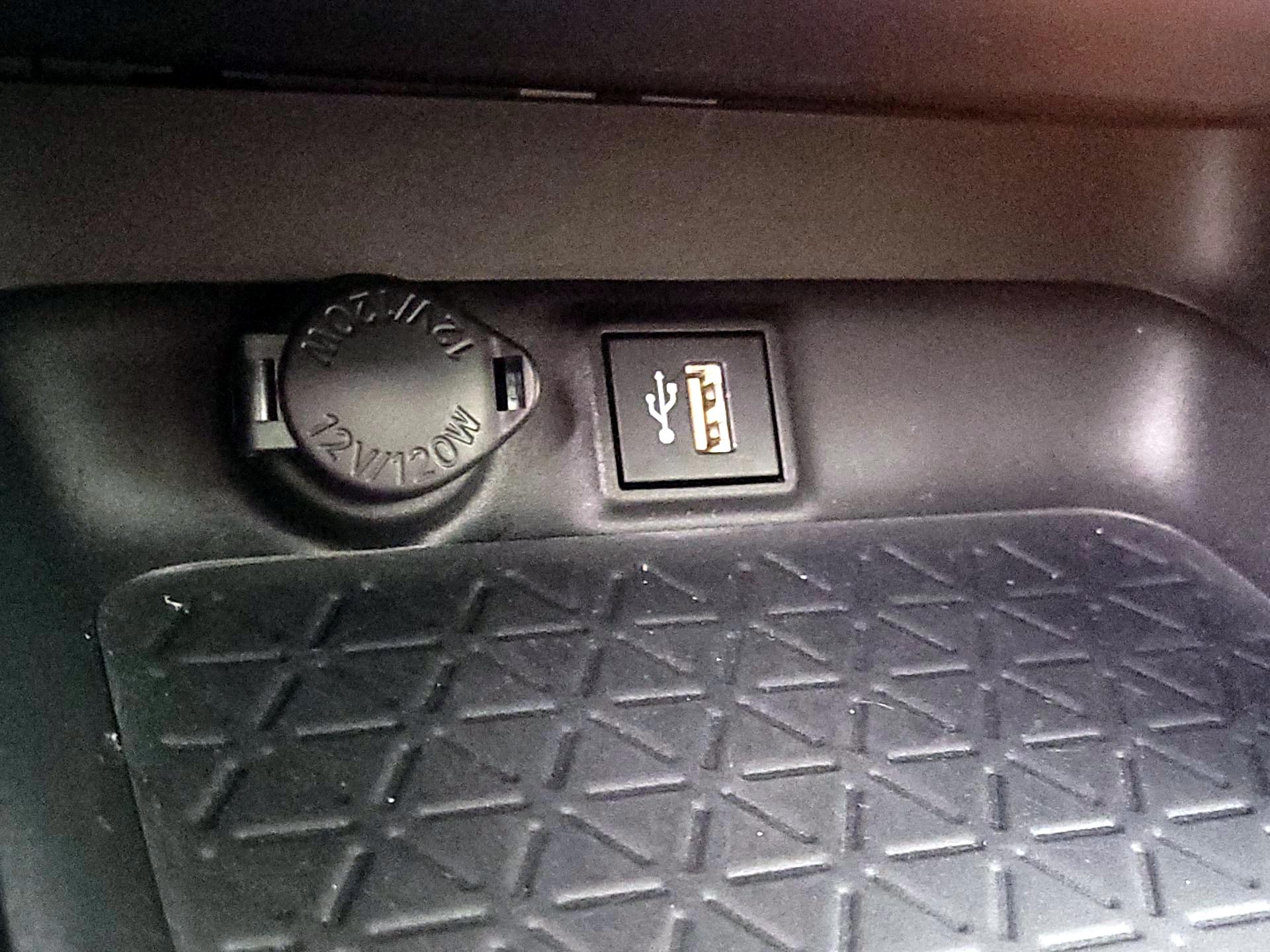 Thumbnail: 2024 Toyota RAV4 - 18