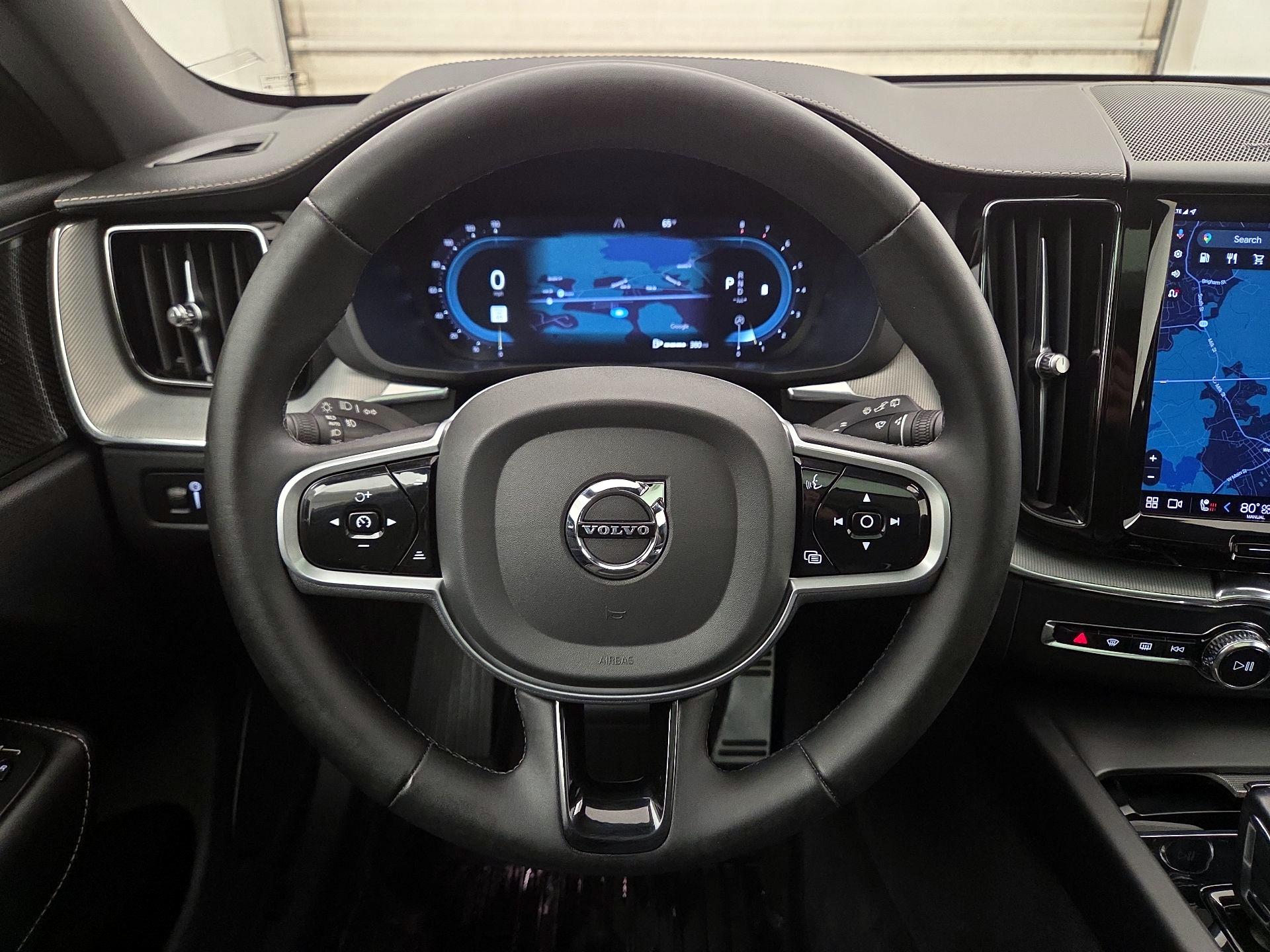 Thumbnail: 2022 Volvo XC60 - 10