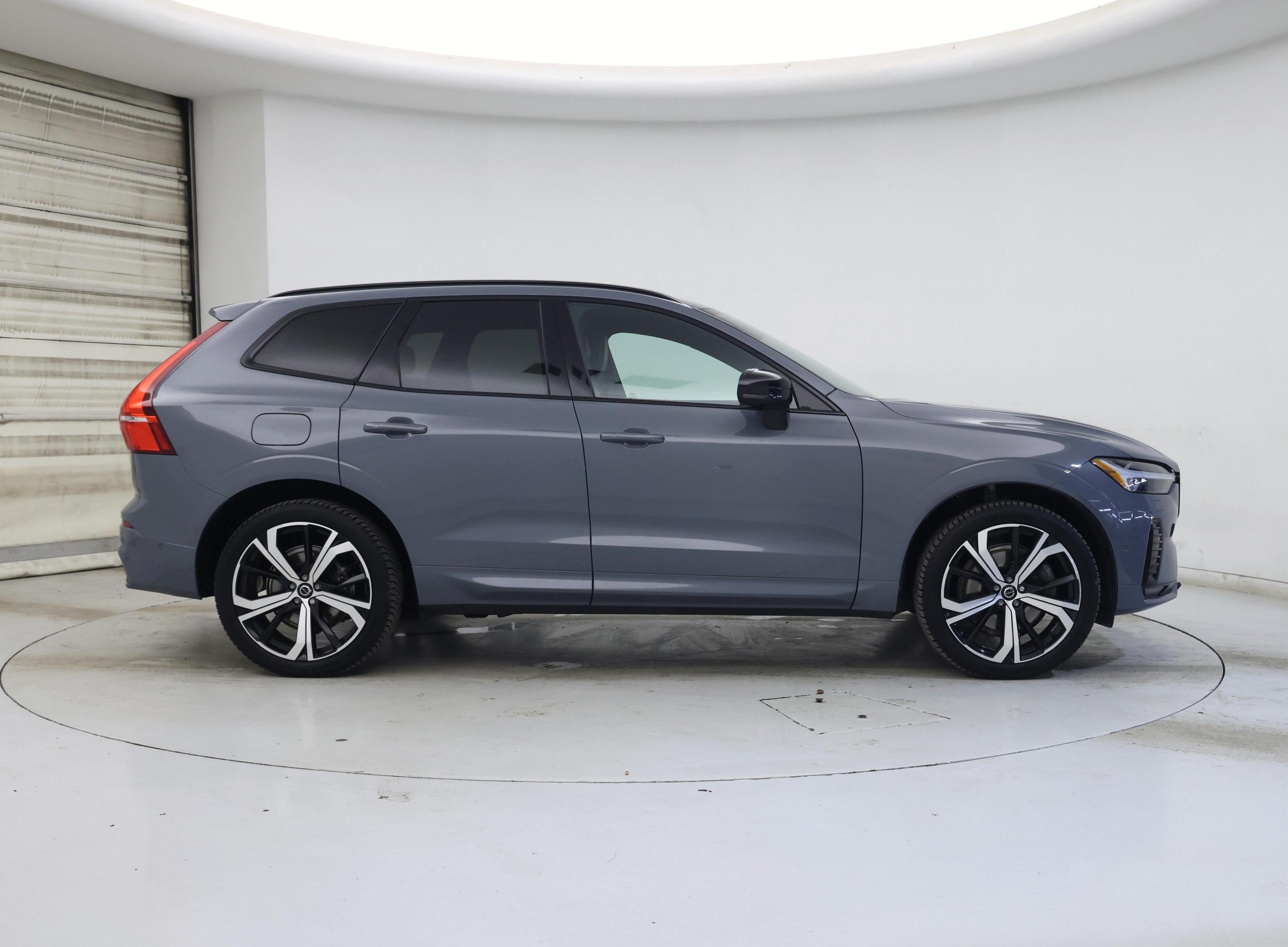 Thumbnail: 2022 Volvo XC60 - 7