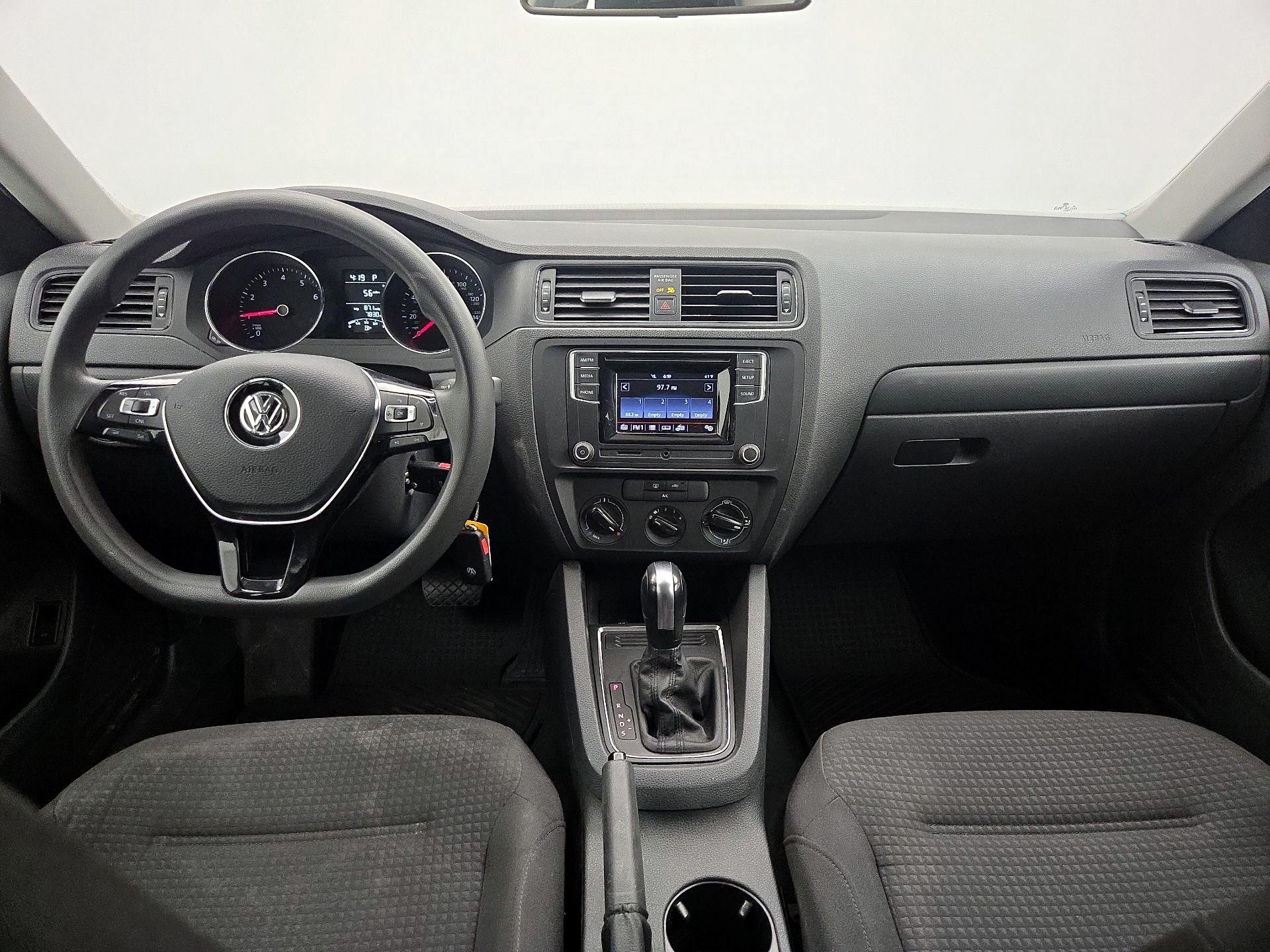 Thumbnail: 2016 Volkswagen Jetta - 9