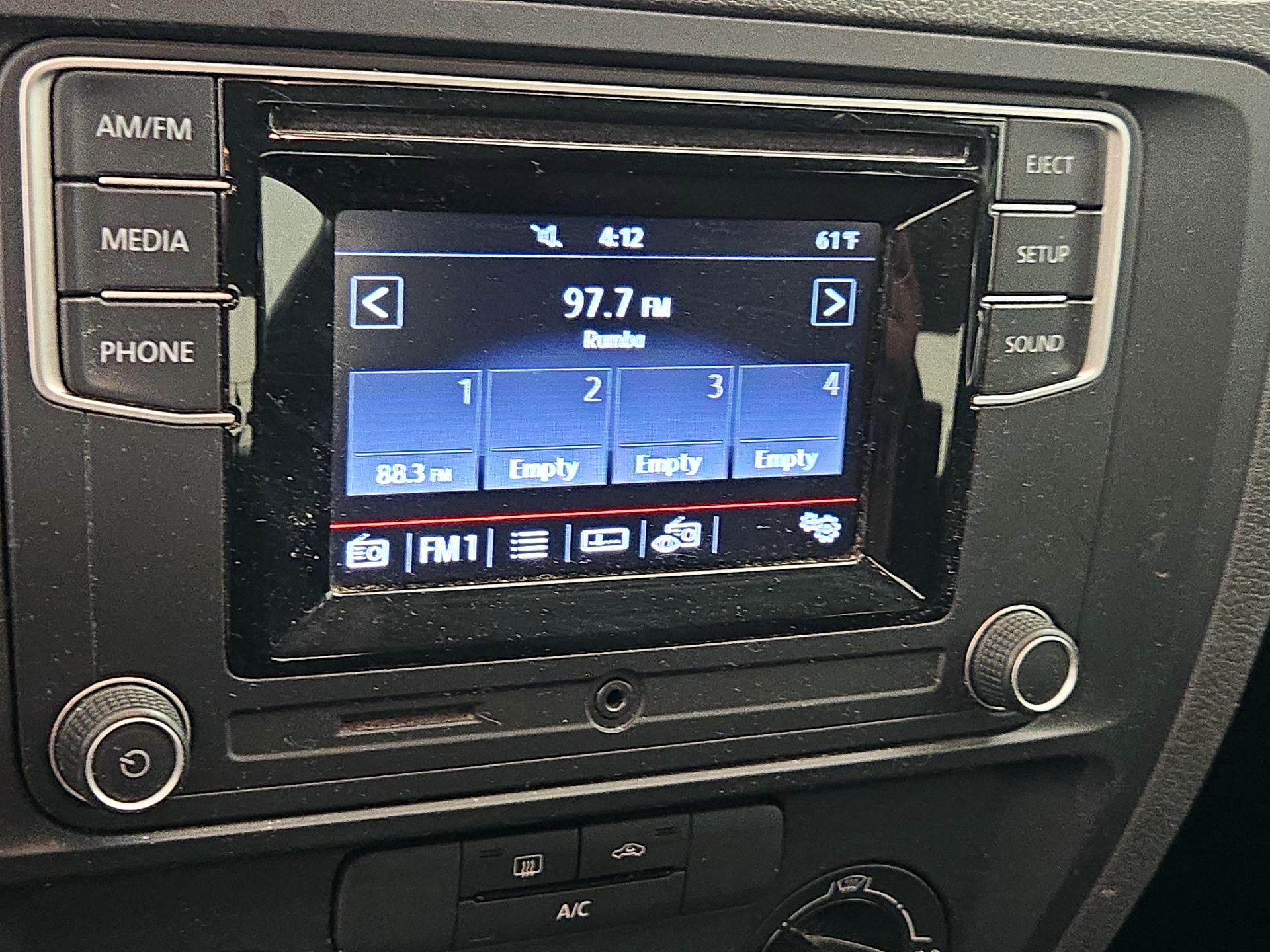 Thumbnail: 2016 Volkswagen Jetta - 14