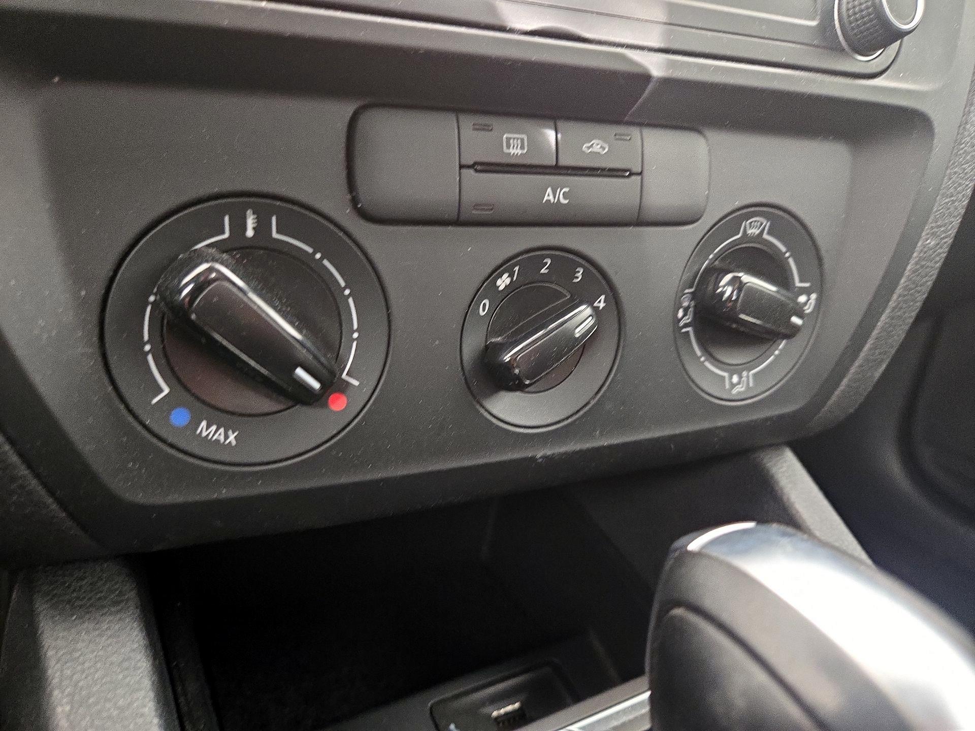 Thumbnail: 2016 Volkswagen Jetta - 15