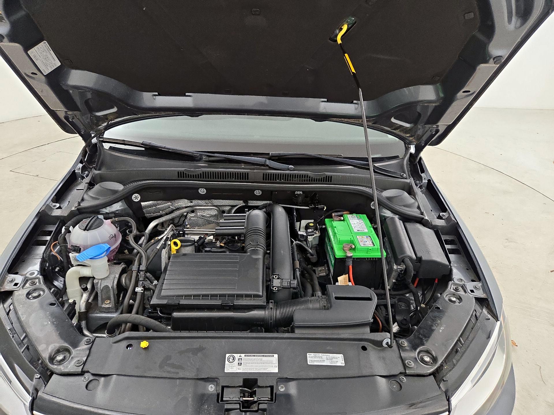 Thumbnail: 2016 Volkswagen Jetta - 20