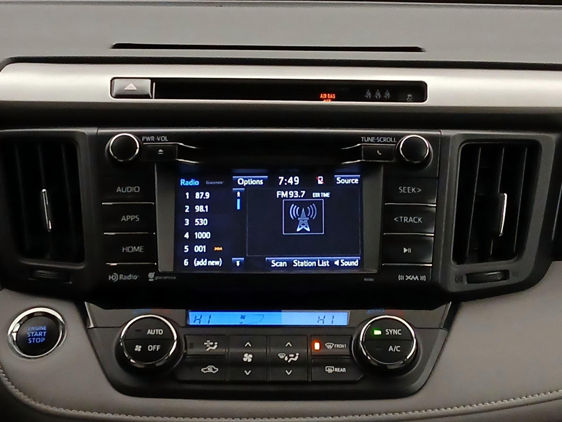 Thumbnail: 2018 Toyota RAV4 - 15