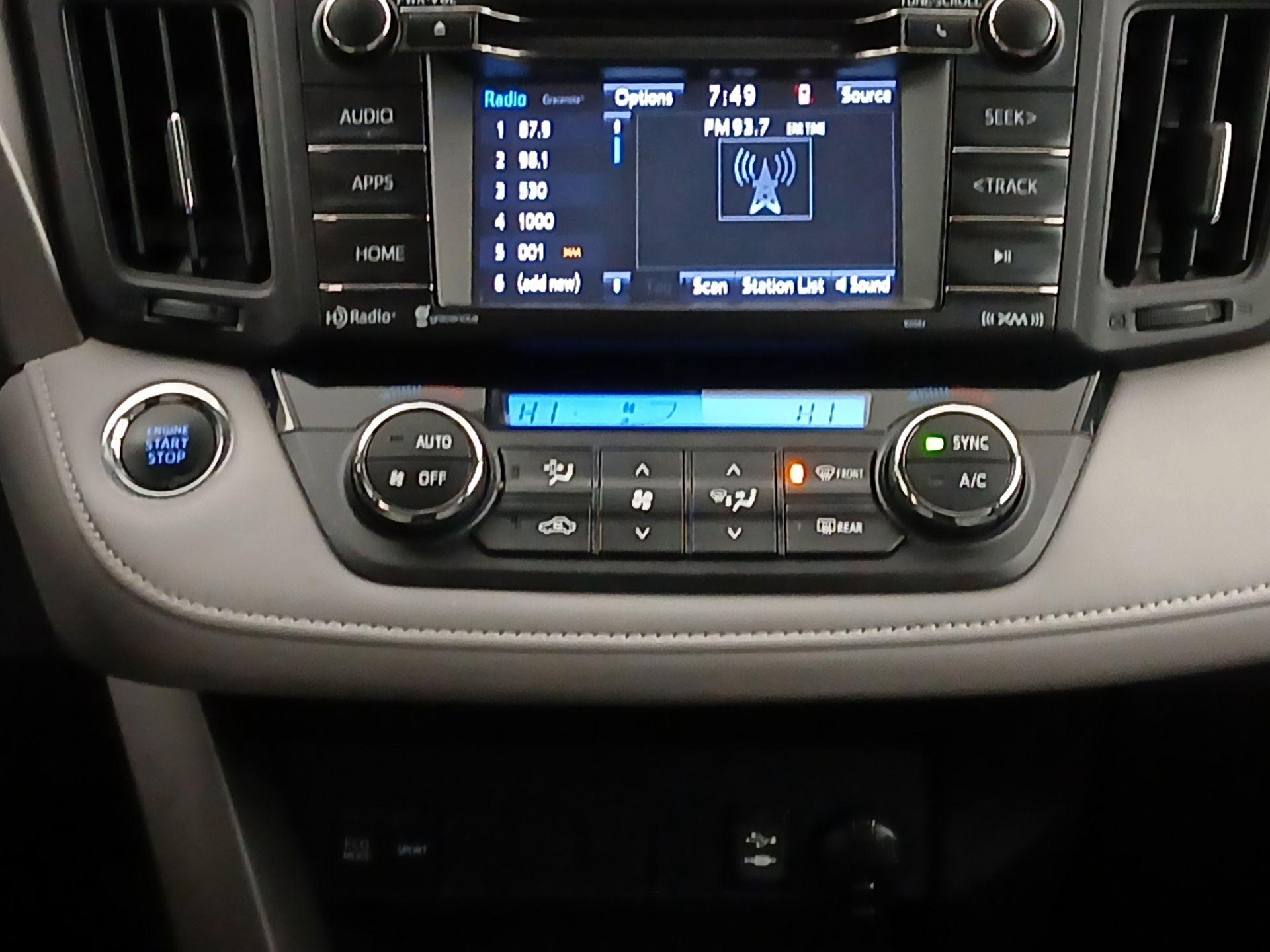 Thumbnail: 2018 Toyota RAV4 - 16