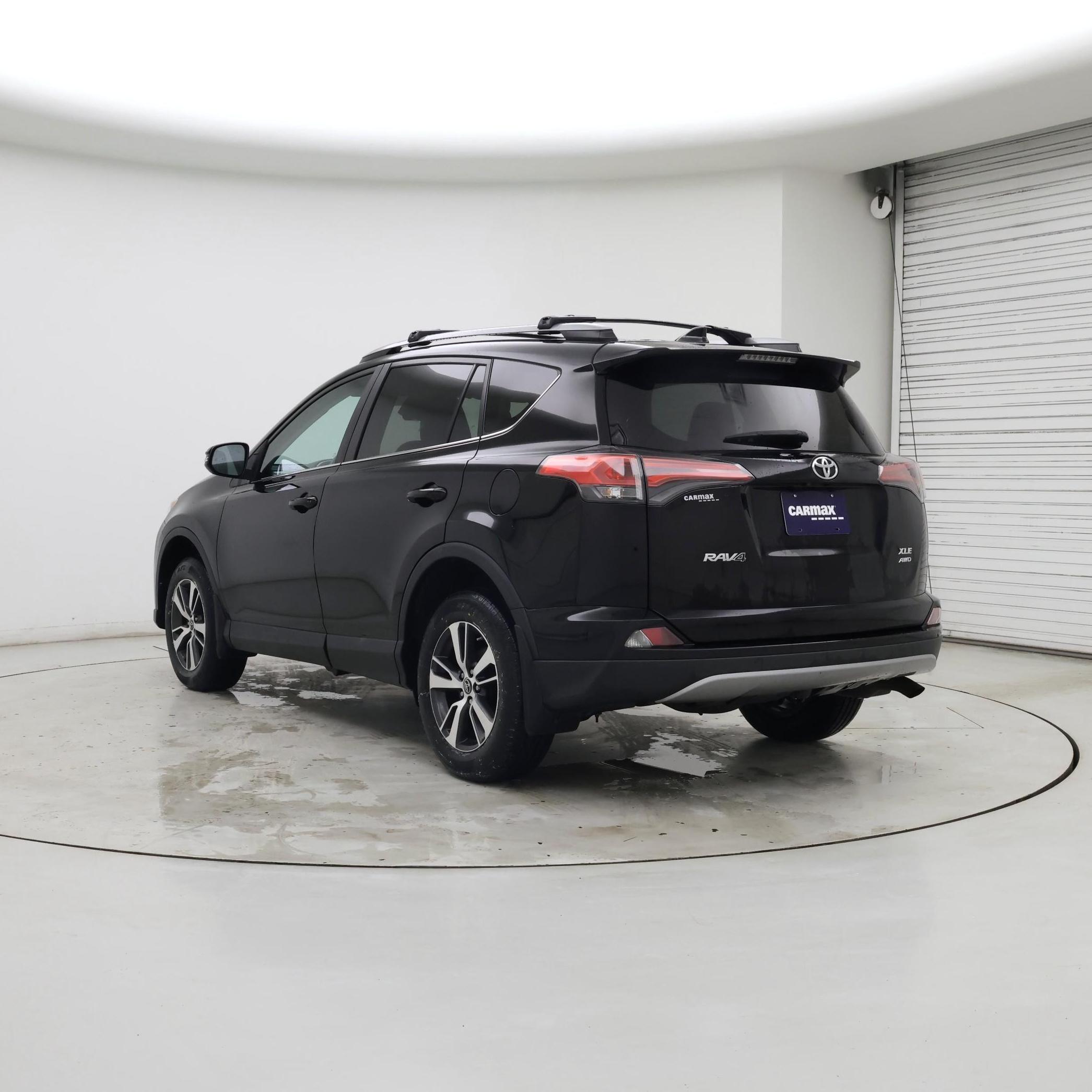 Thumbnail: 2018 Toyota RAV4 - 2