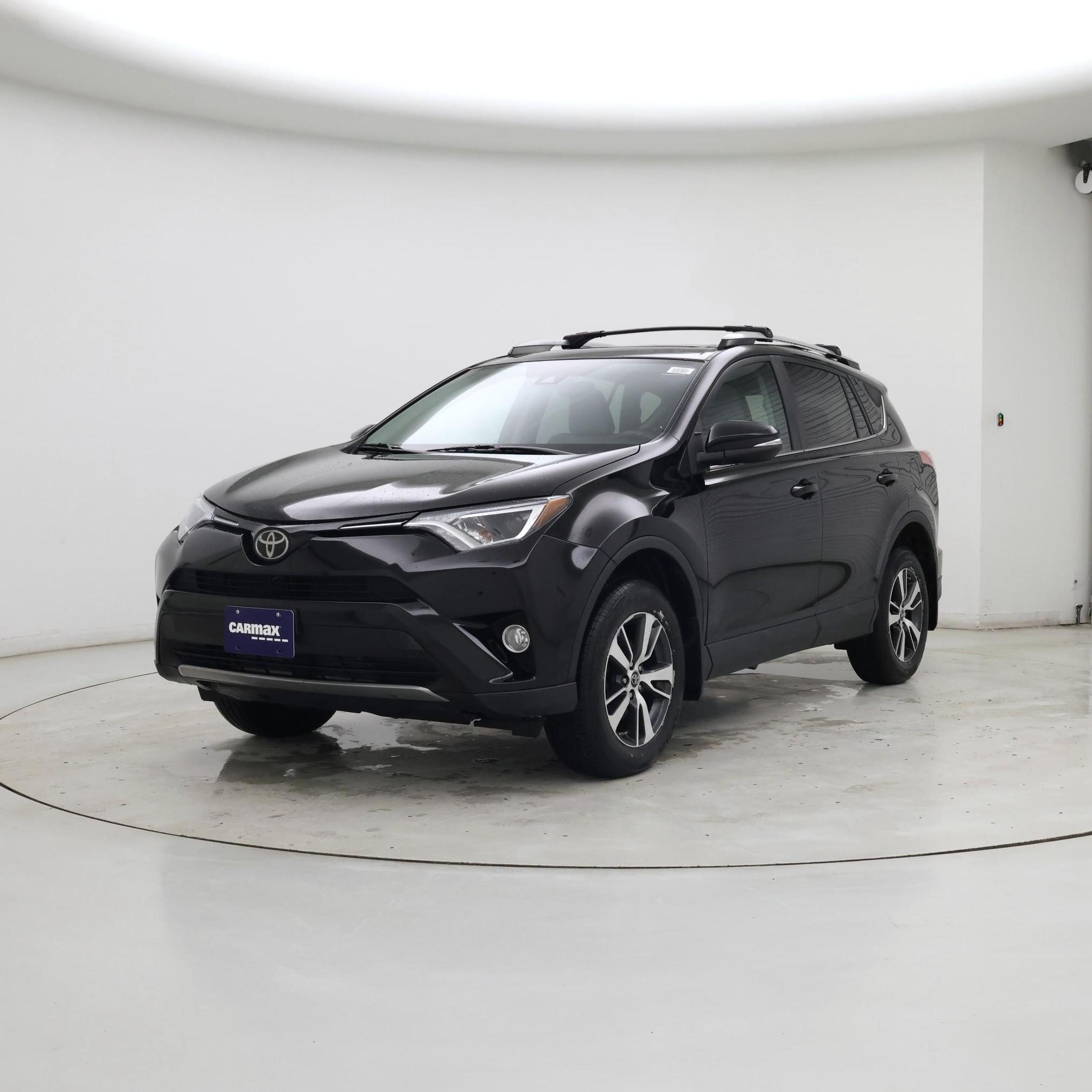 Thumbnail: 2018 Toyota RAV4 - 4