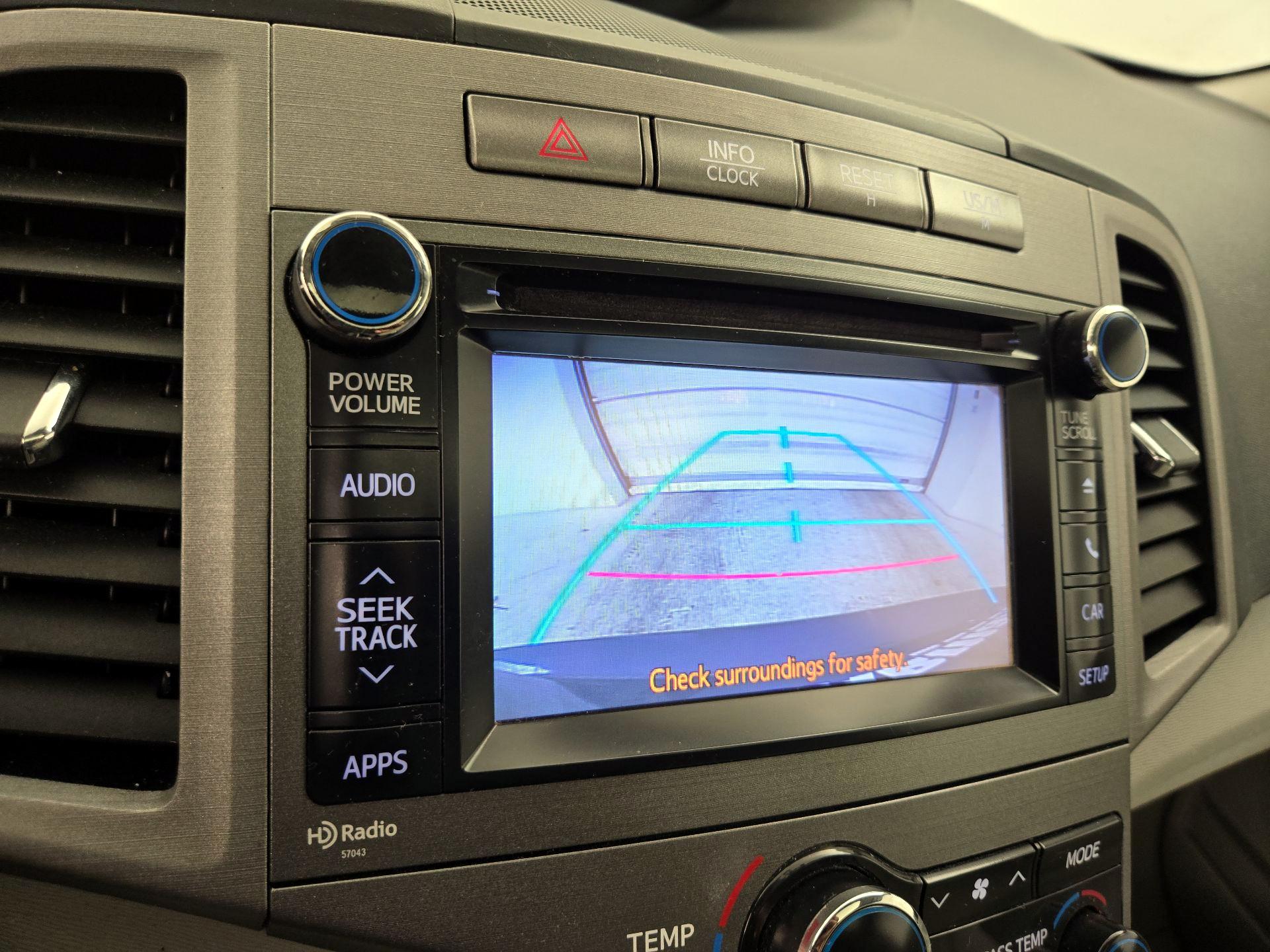 Thumbnail: 2014 Toyota Venza - 14