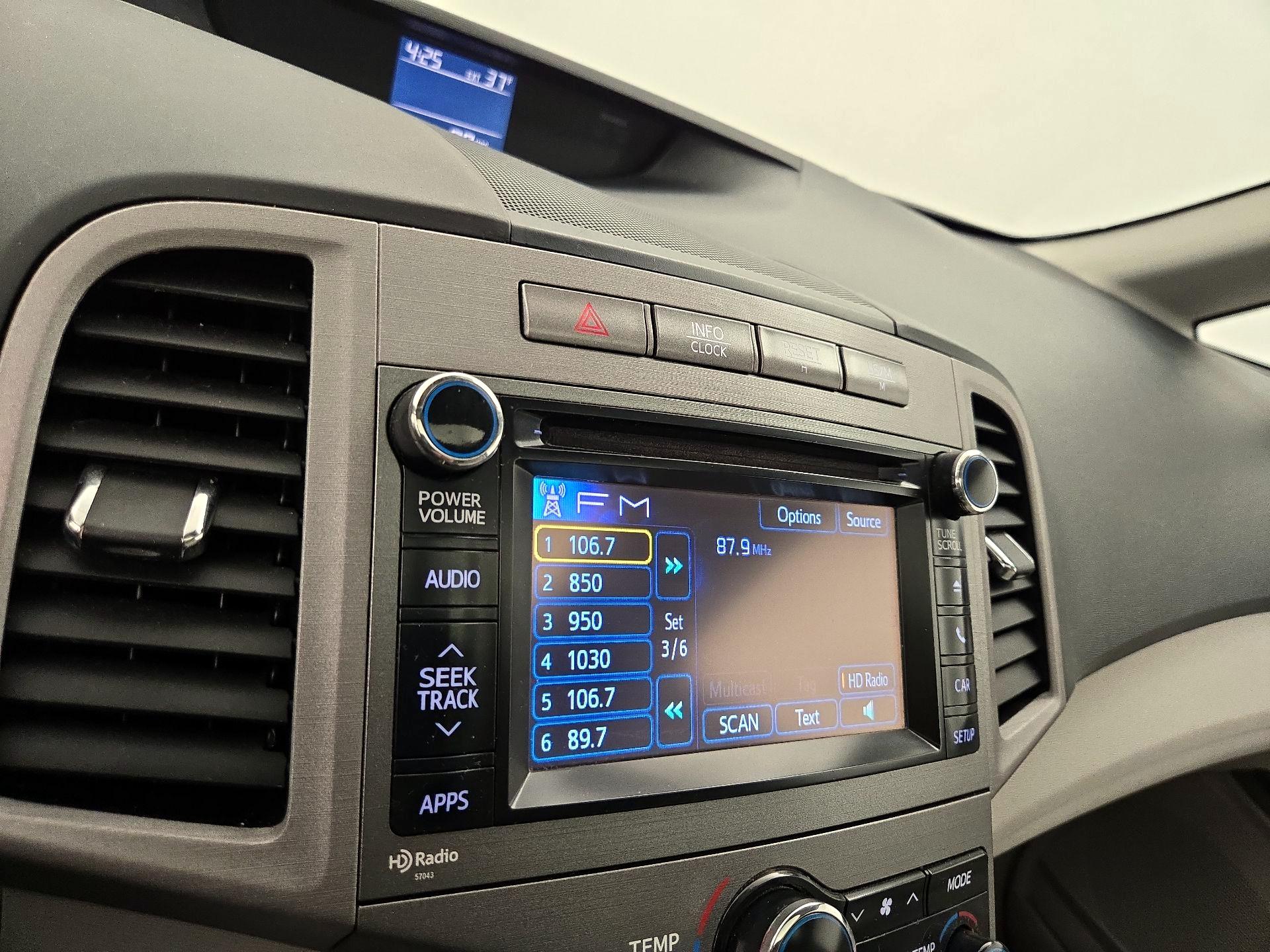 Thumbnail: 2014 Toyota Venza - 15