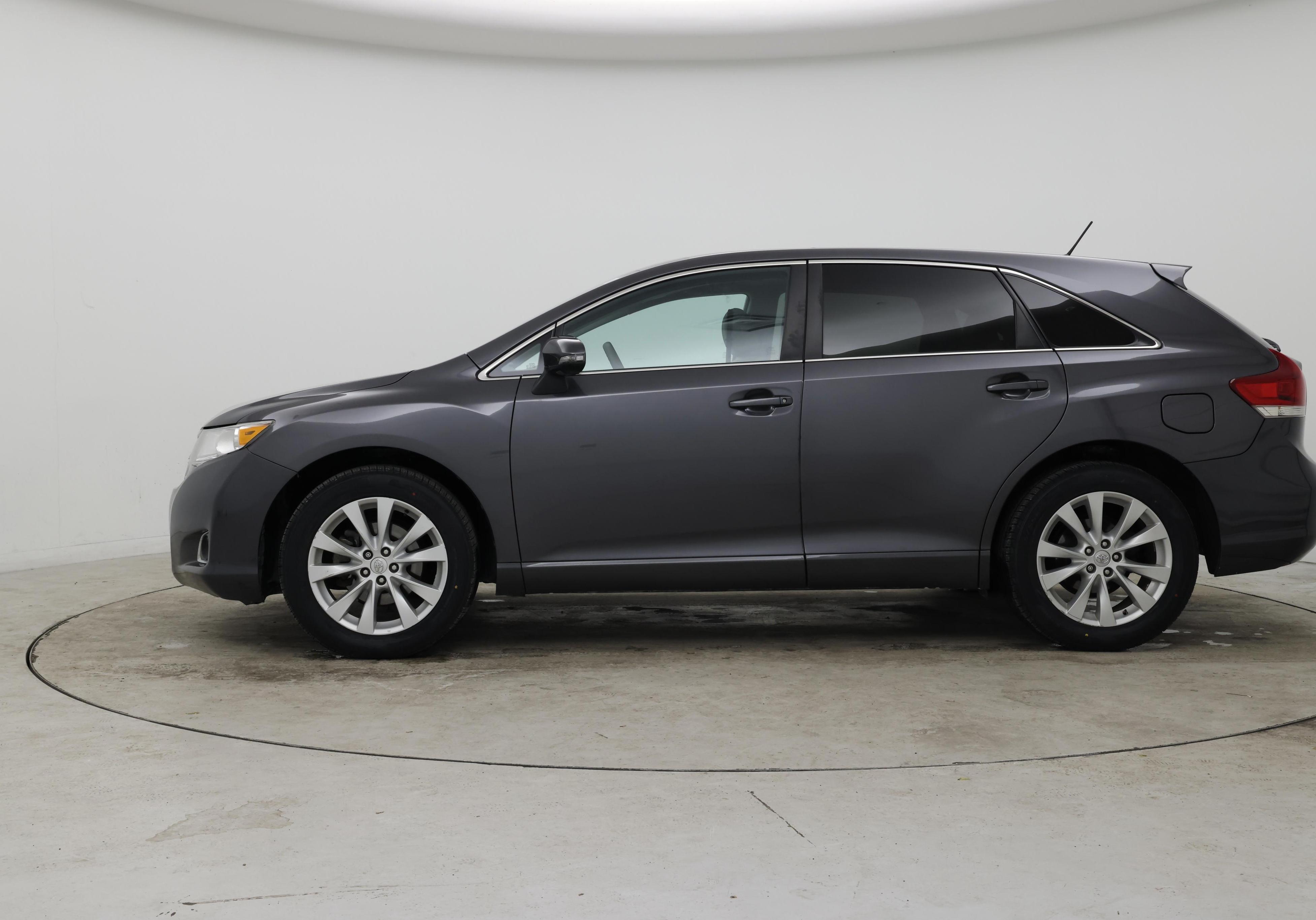 Thumbnail: 2014 Toyota Venza - 3