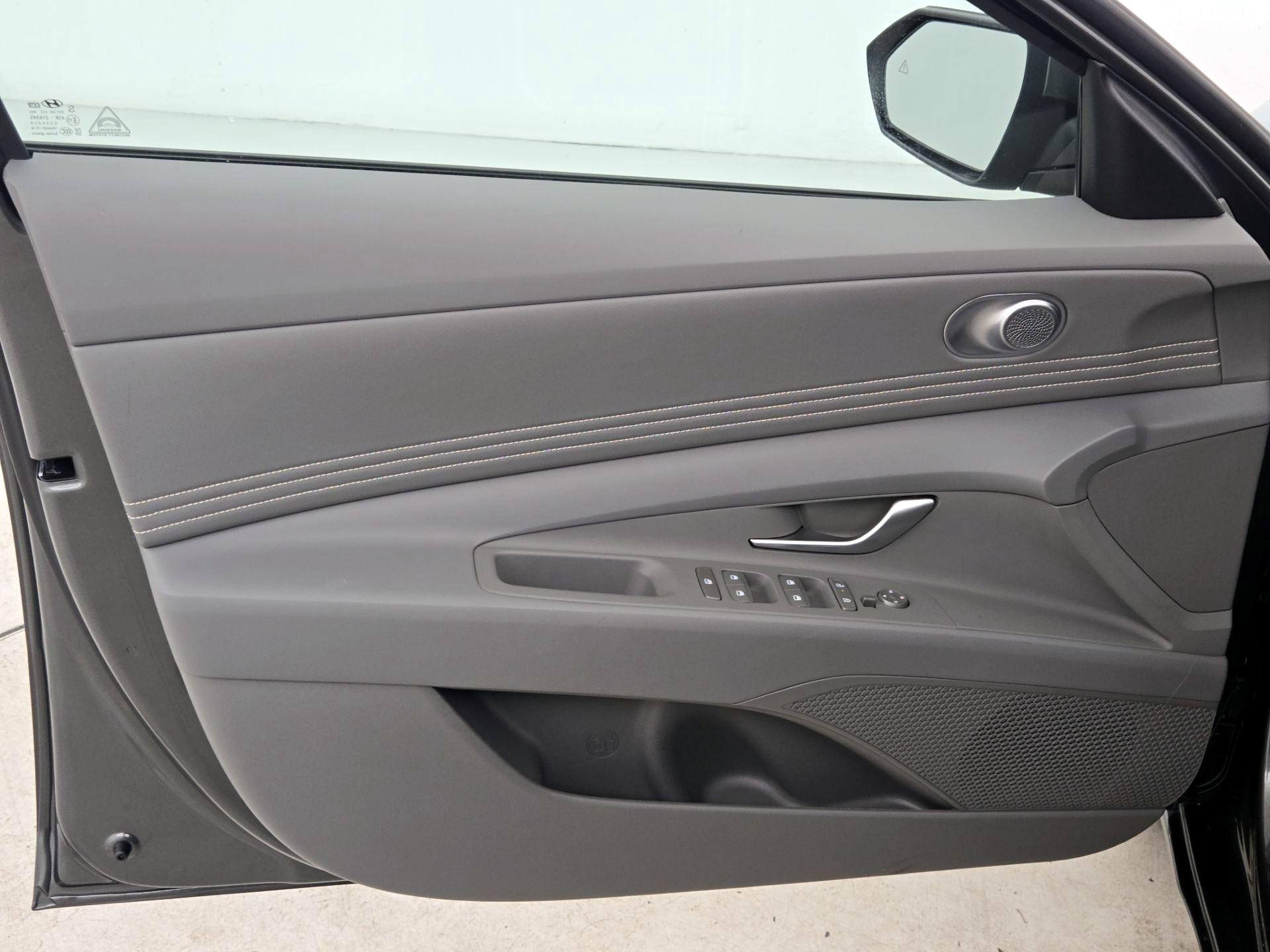 Thumbnail: 2025 Hyundai Elantra - 12