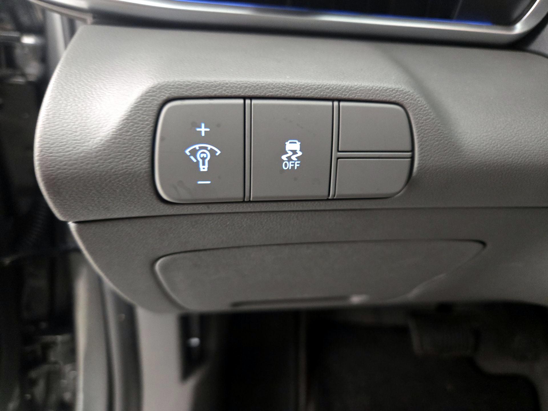 Thumbnail: 2025 Hyundai Elantra - 13