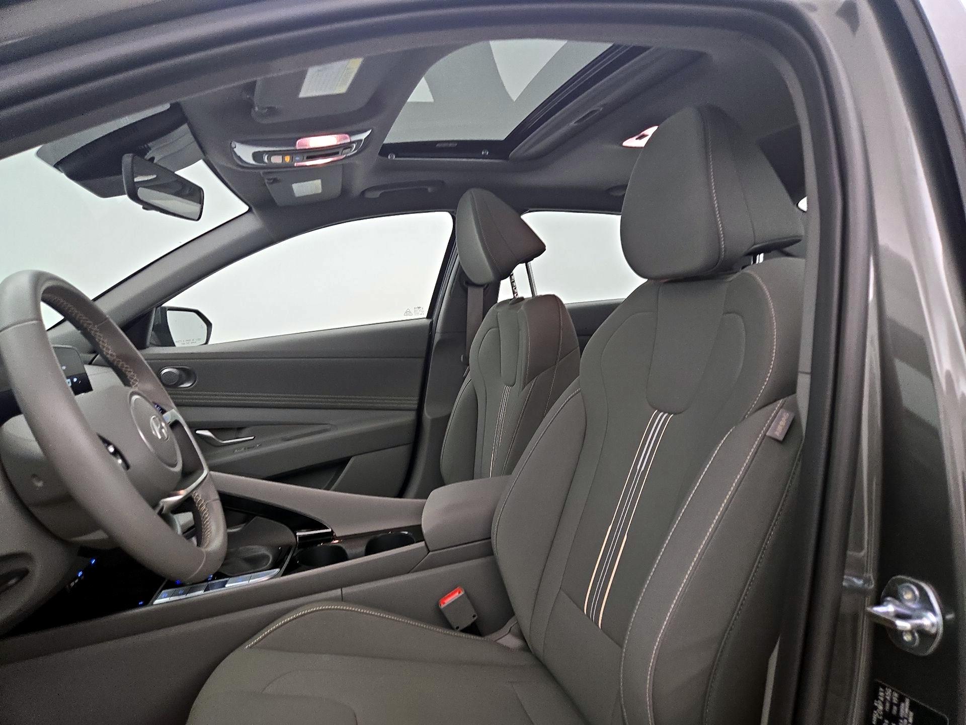 Thumbnail: 2025 Hyundai Elantra - 20