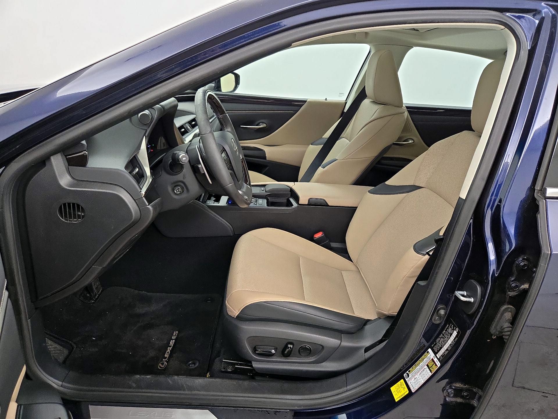 Thumbnail: 2021 Lexus ES - 11