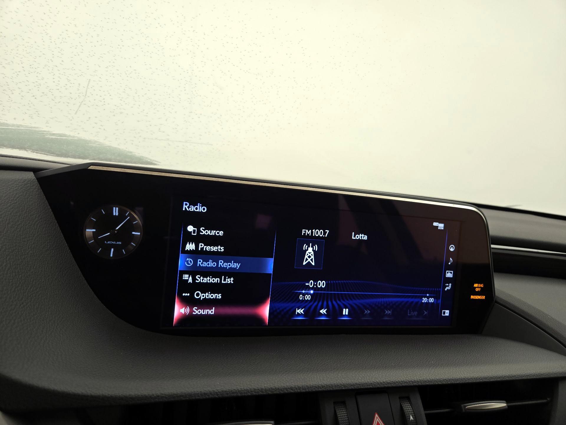 Thumbnail: 2021 Lexus ES - 16