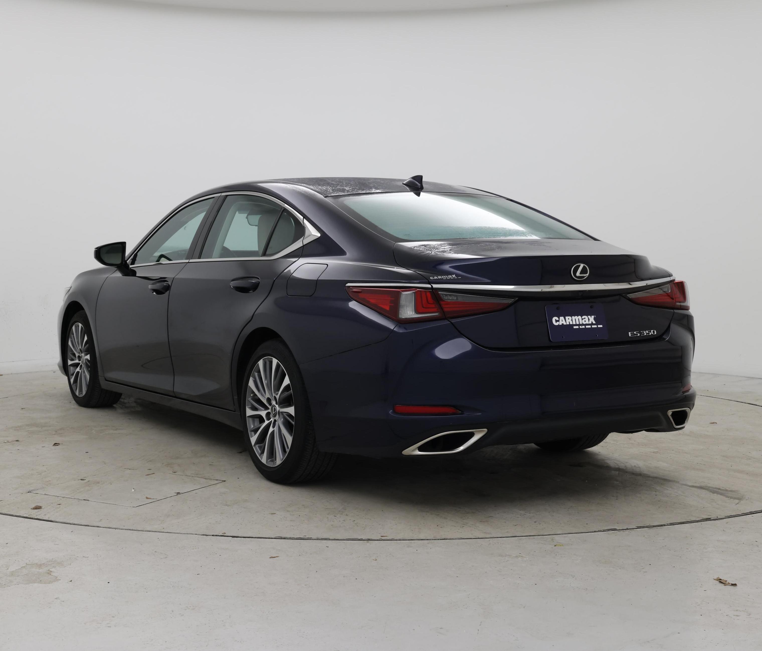 Thumbnail: 2021 Lexus ES - 2