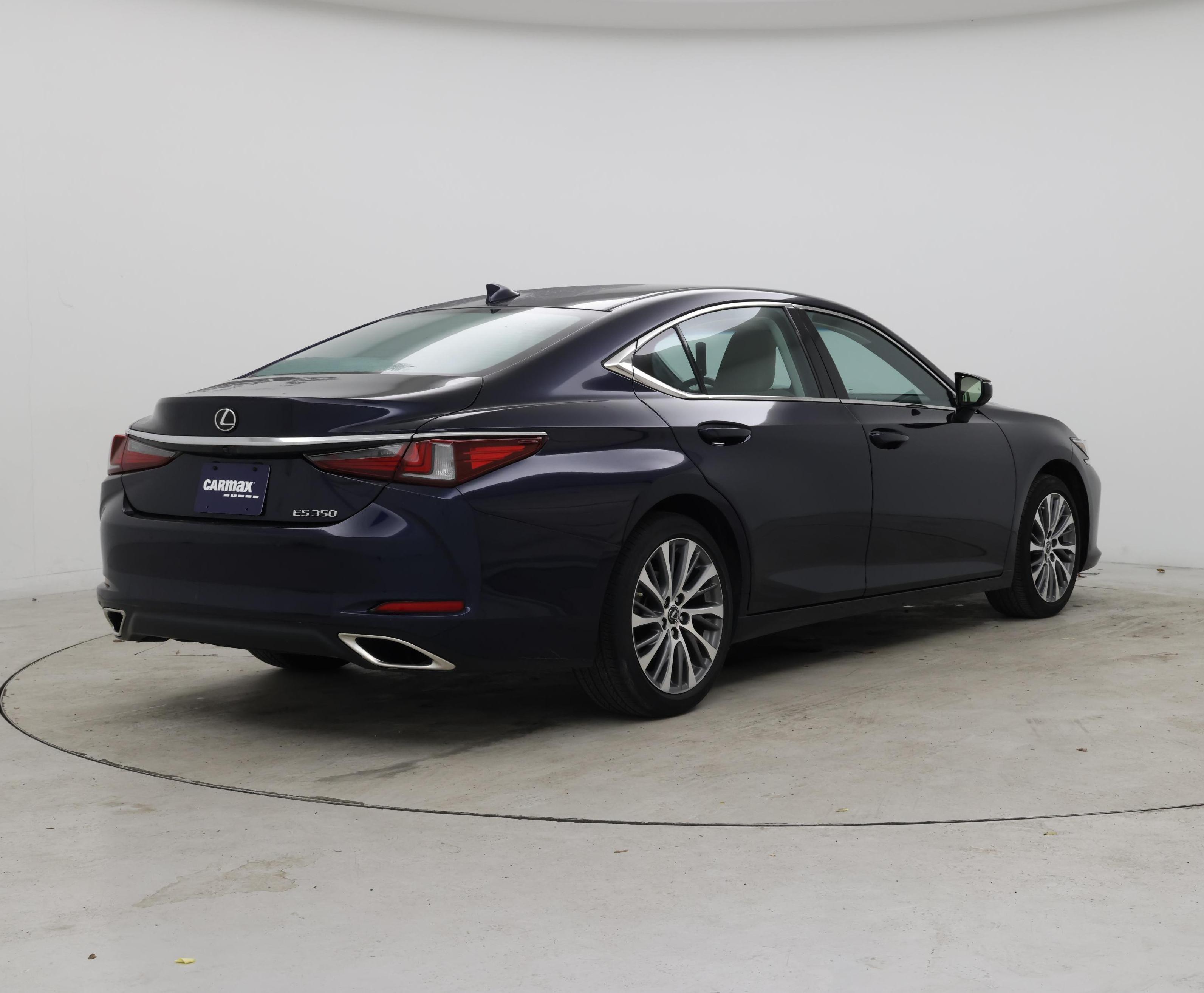 Thumbnail: 2021 Lexus ES - 8