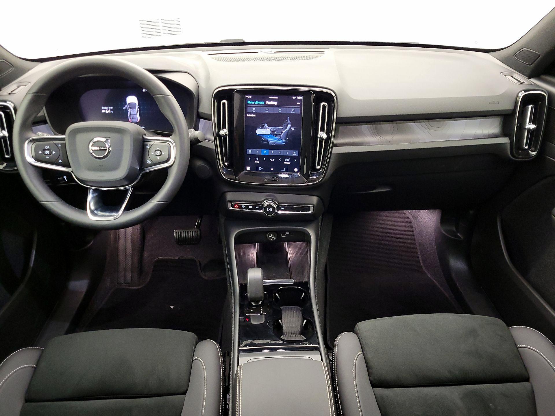 Thumbnail: 2022 Volvo C40 - 9