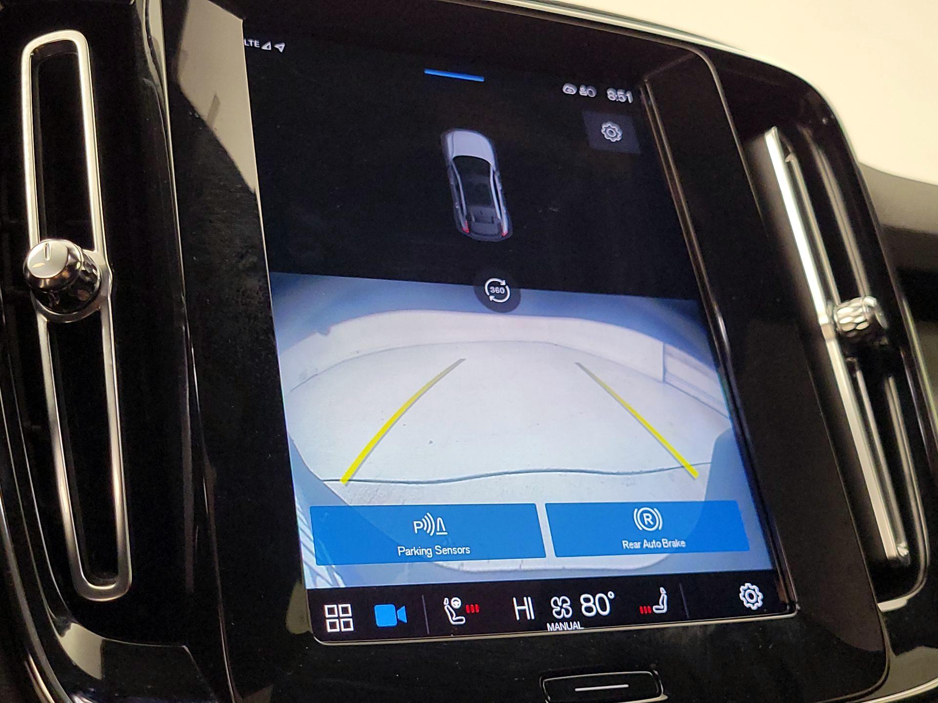 Thumbnail: 2022 Volvo C40 - 14