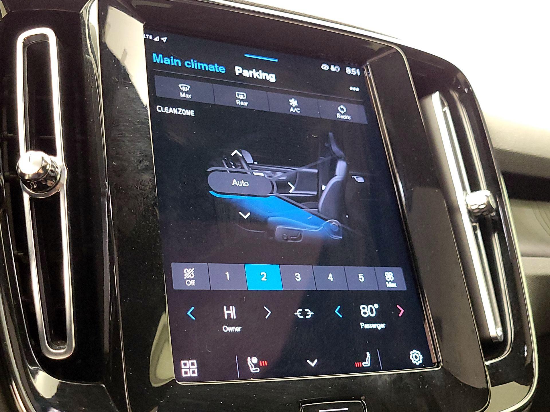 Thumbnail: 2022 Volvo C40 - 16