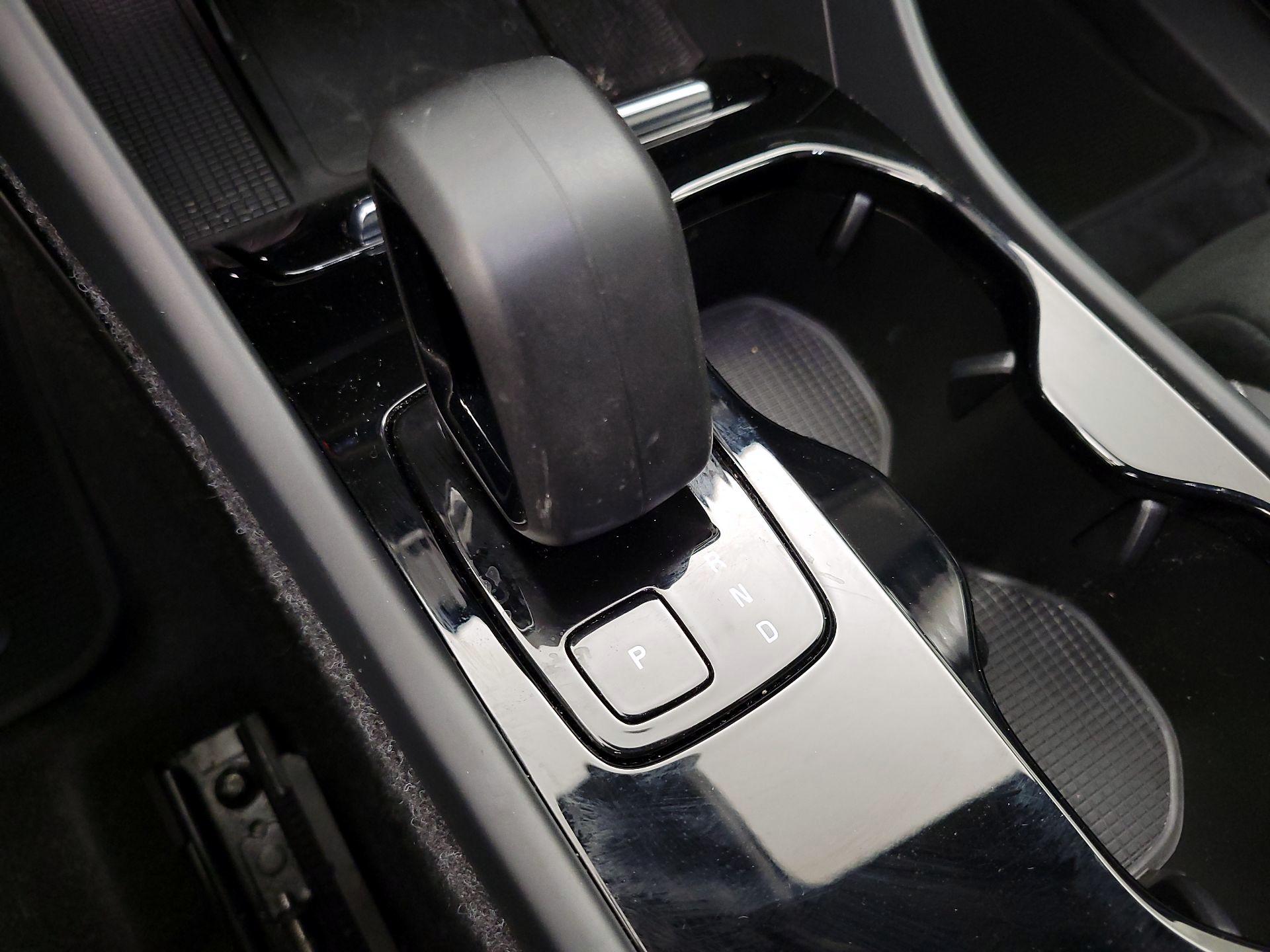 Thumbnail: 2022 Volvo C40 - 17