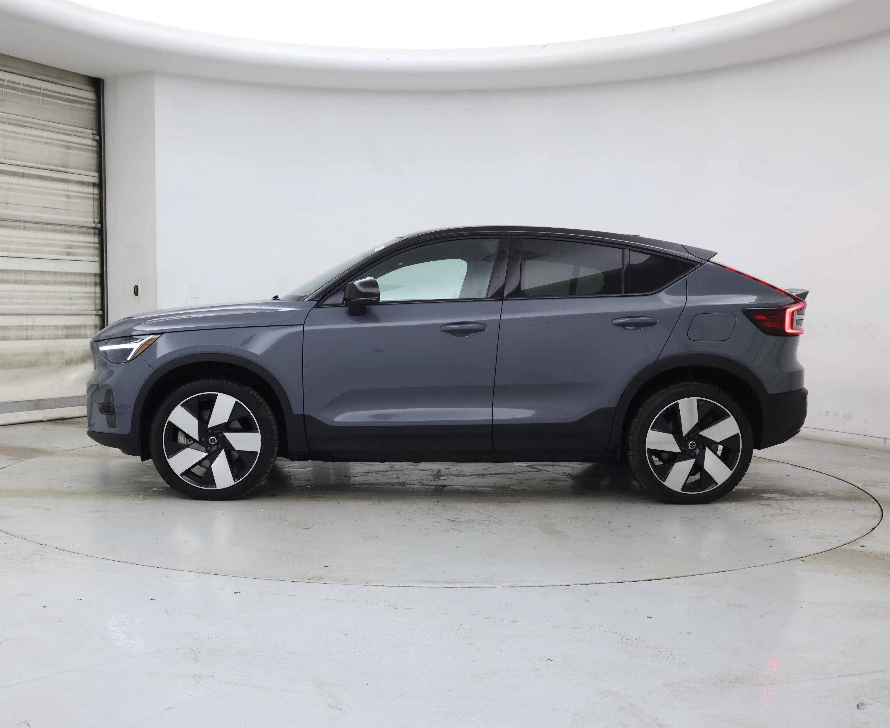 Thumbnail: 2022 Volvo C40 - 3