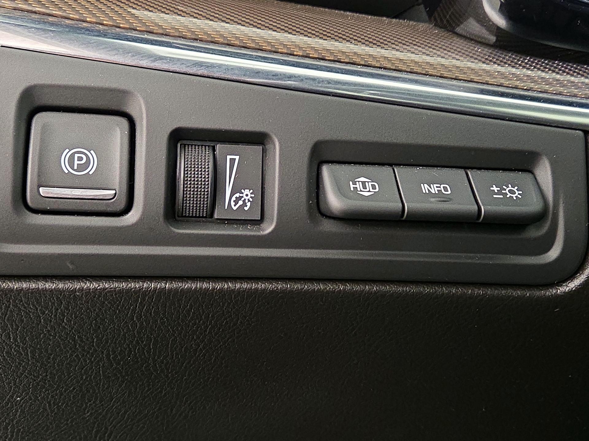 Thumbnail: 2021 Cadillac XT5 - 13