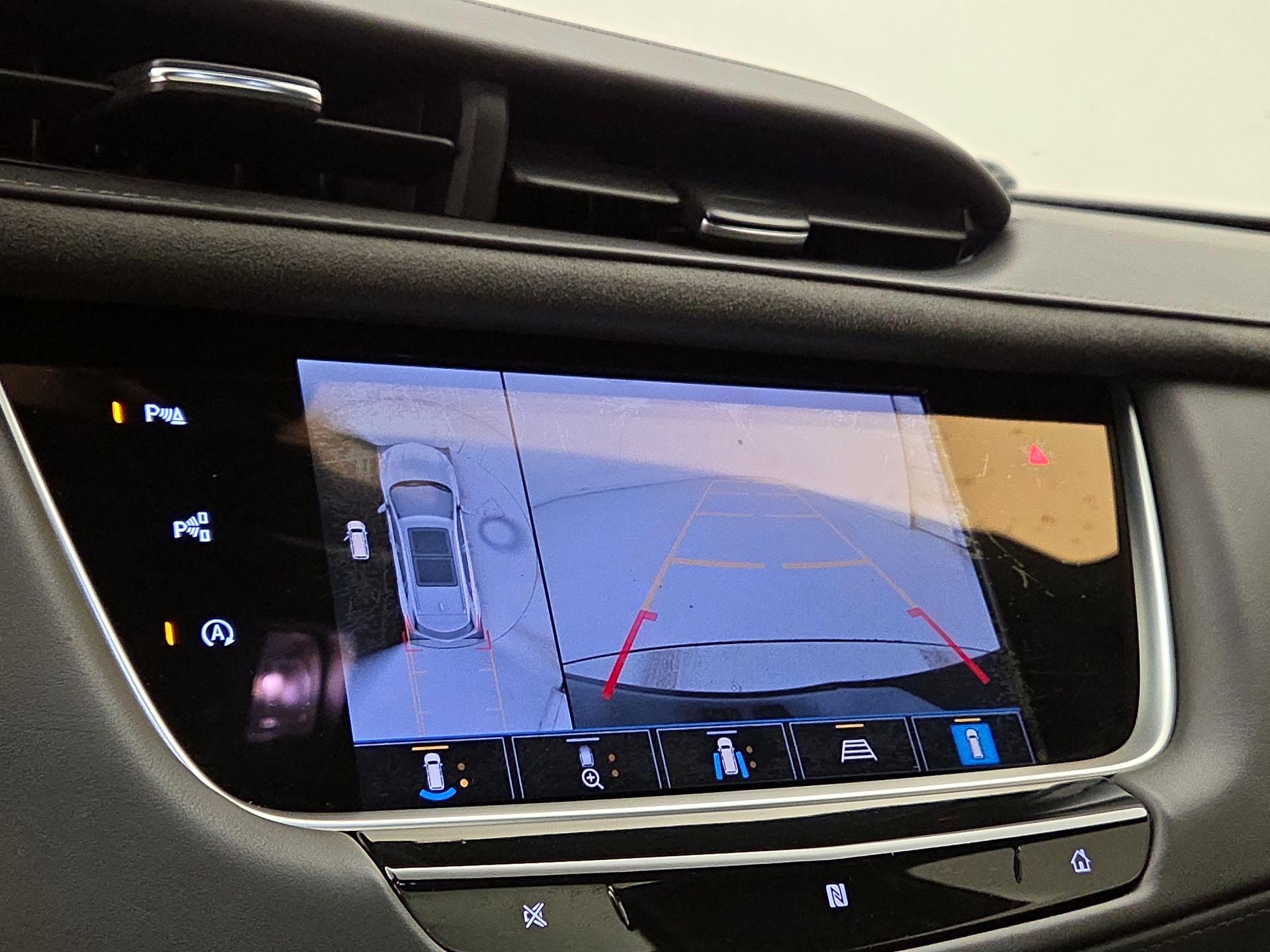 Thumbnail: 2021 Cadillac XT5 - 14