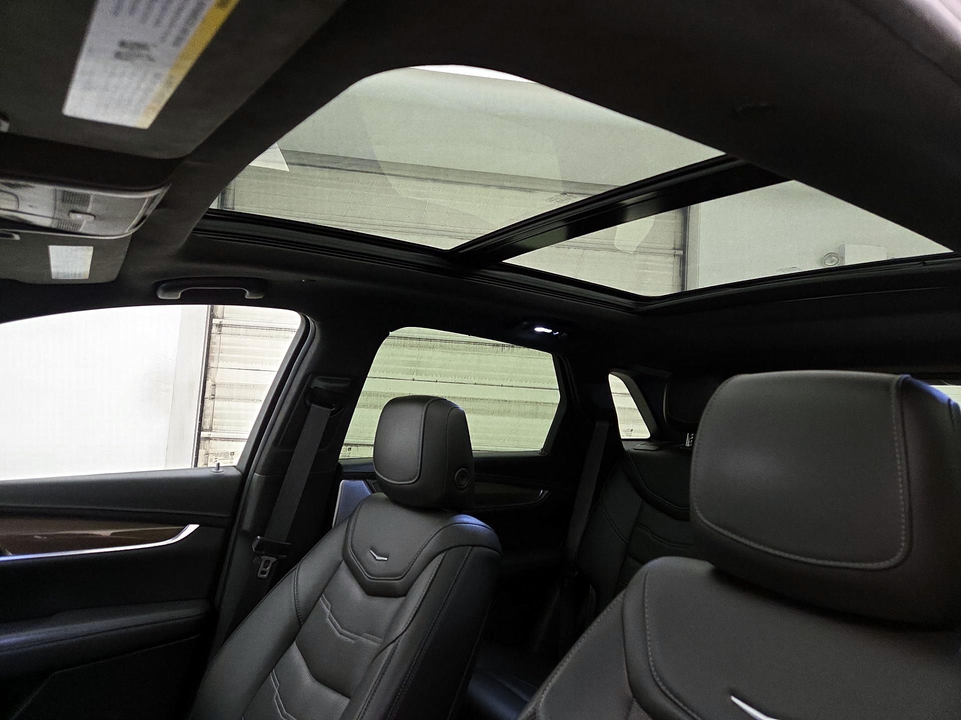 Thumbnail: 2021 Cadillac XT5 - 19