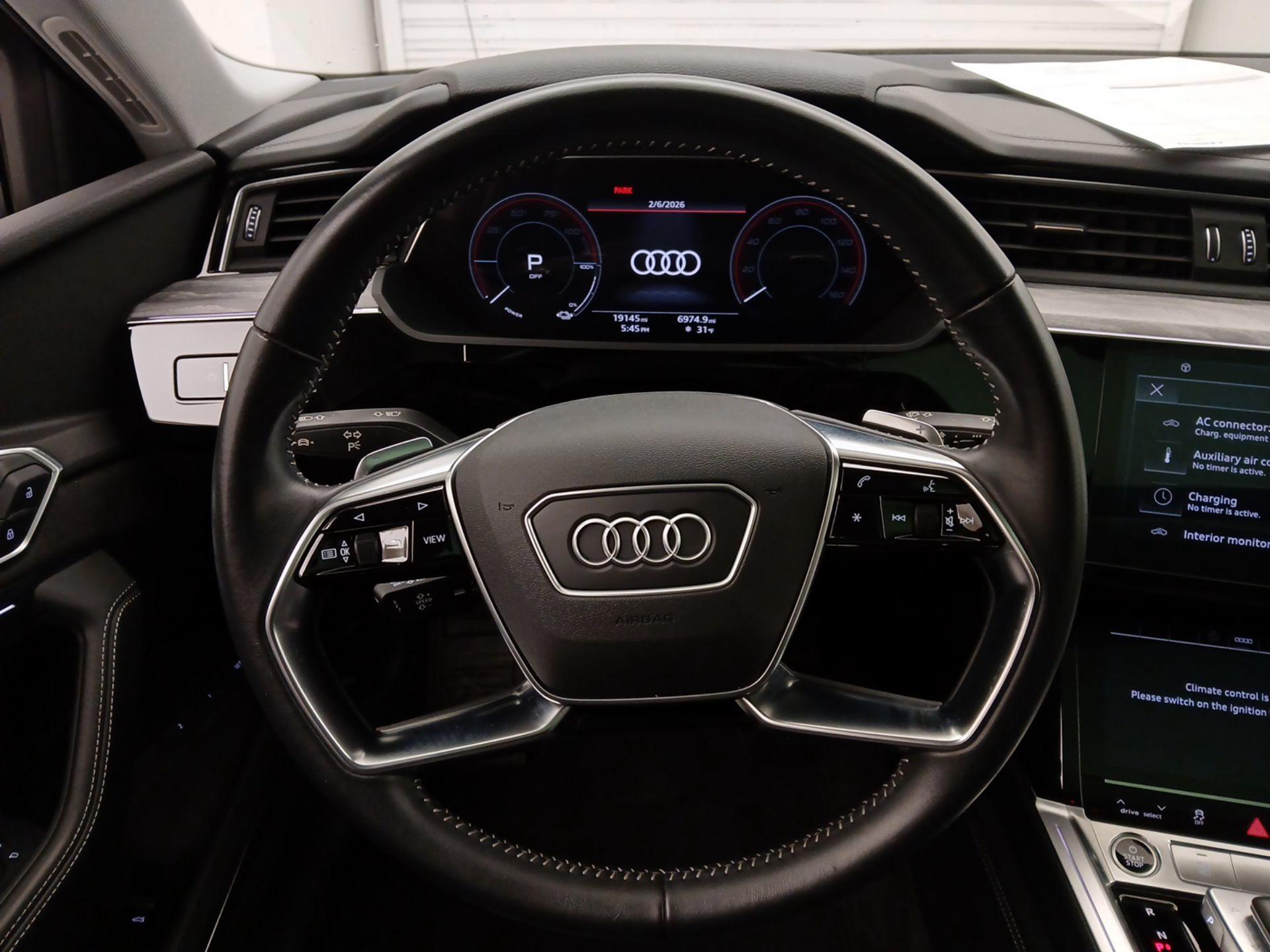 Thumbnail: 2021 Audi e-tron - 10