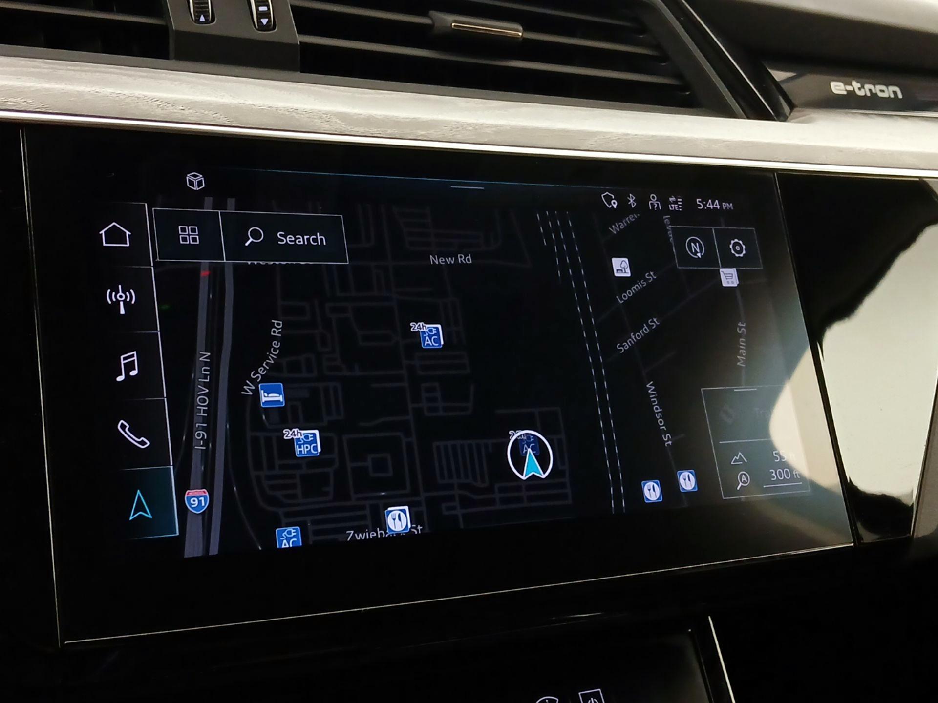 Thumbnail: 2021 Audi e-tron - 14