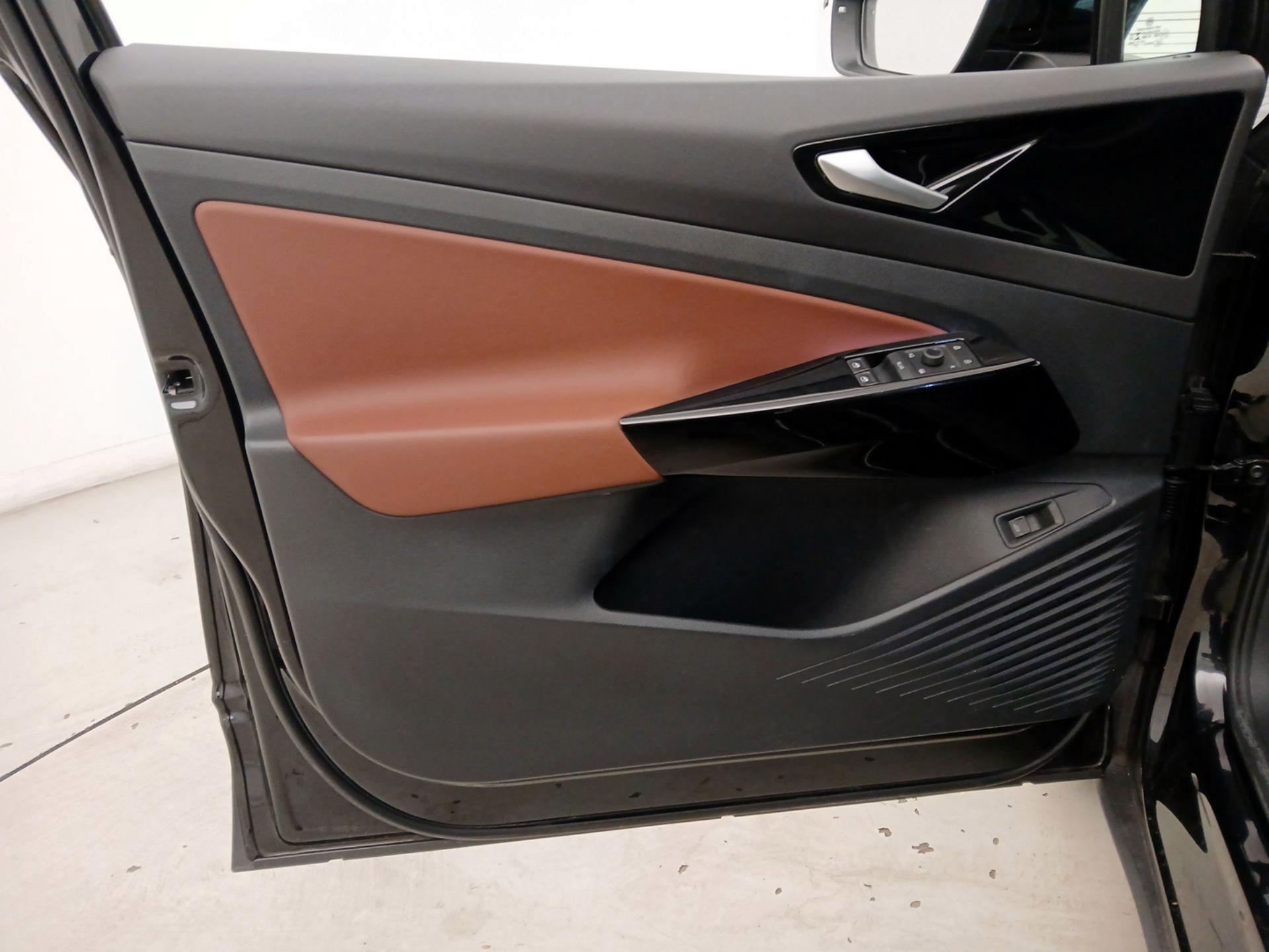 Thumbnail: 2022 Volkswagen ID.4 - 12