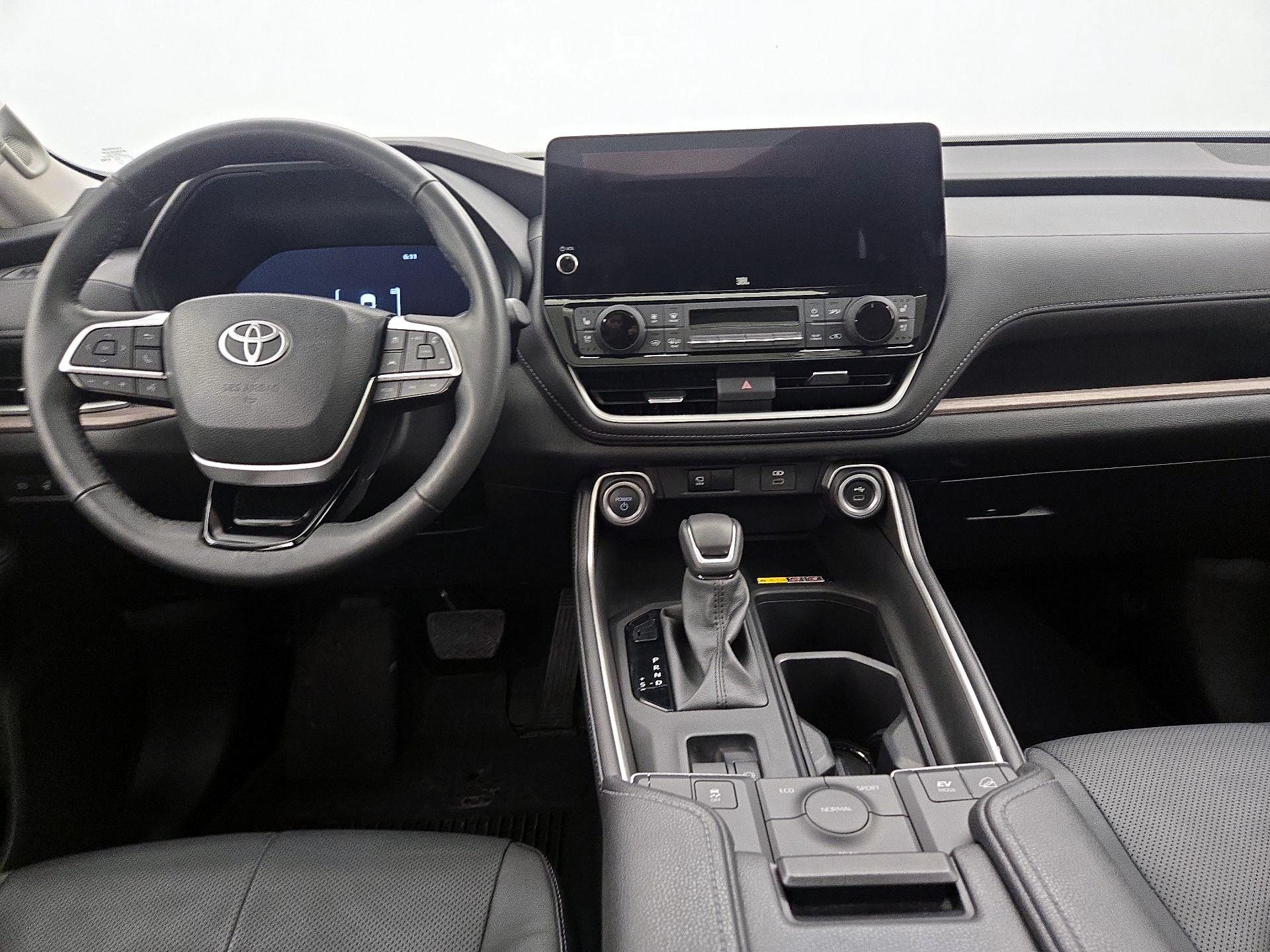 Thumbnail: 2024 Toyota Highlander - 9