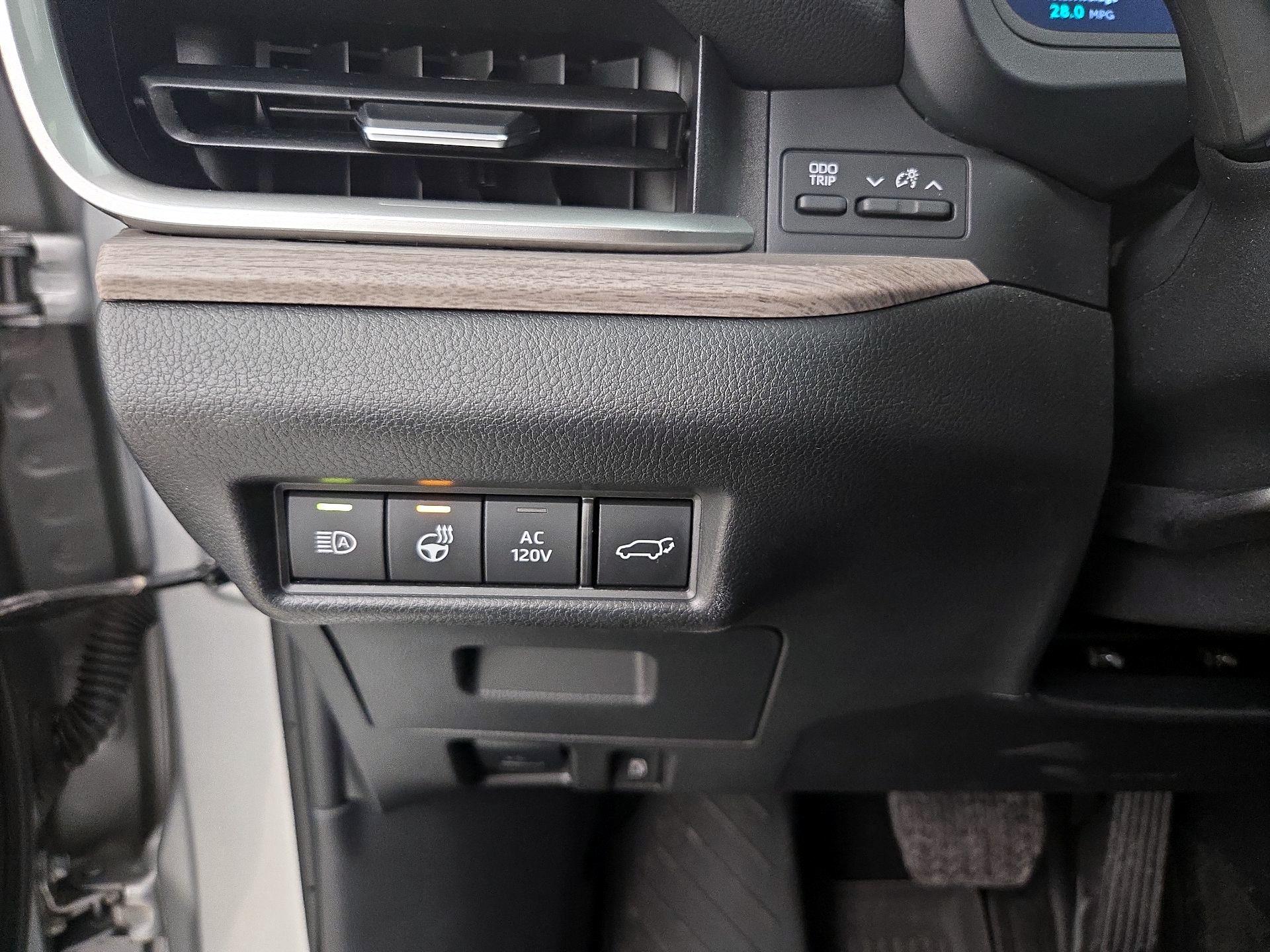 Thumbnail: 2024 Toyota Highlander - 13