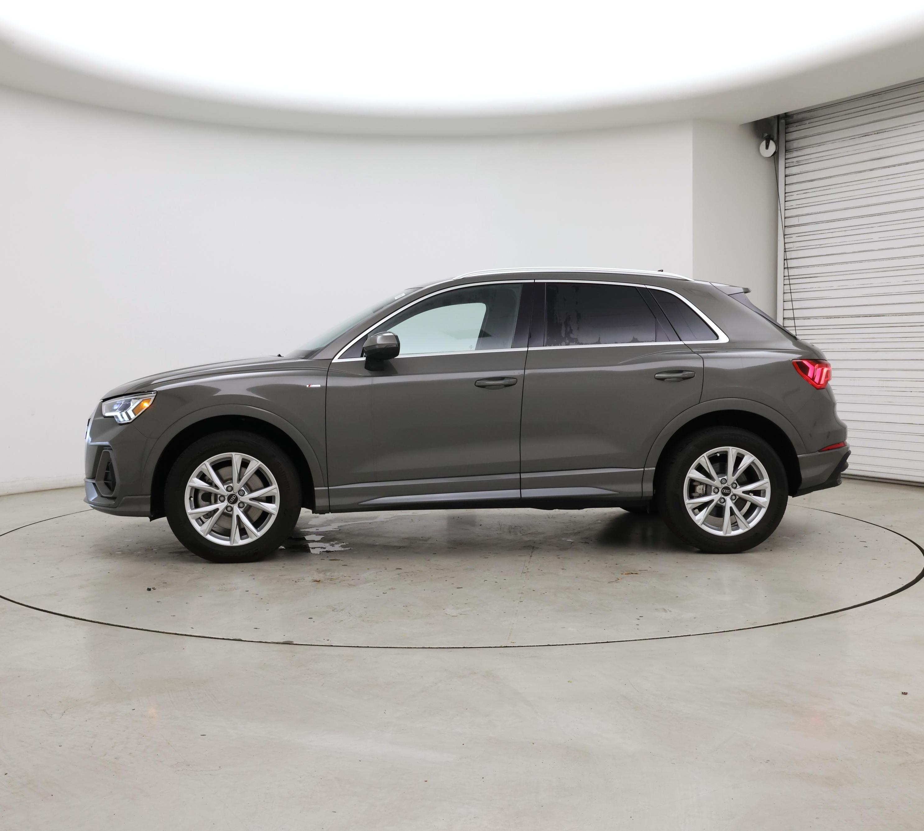 Thumbnail: 2024 Audi Q3 - 3