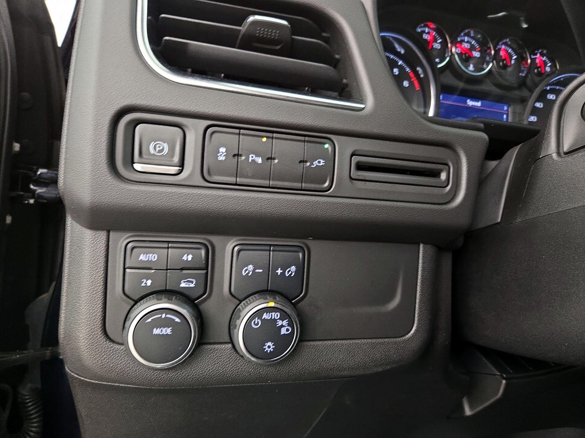 Thumbnail: 2021 Chevrolet Tahoe - 13