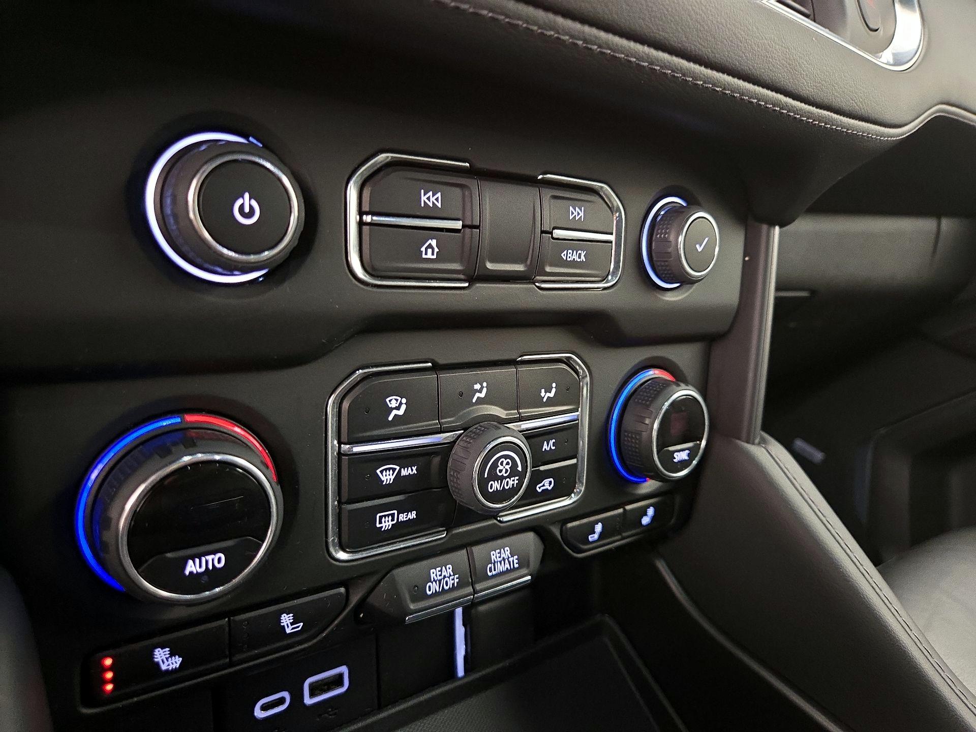 Thumbnail: 2021 Chevrolet Tahoe - 16