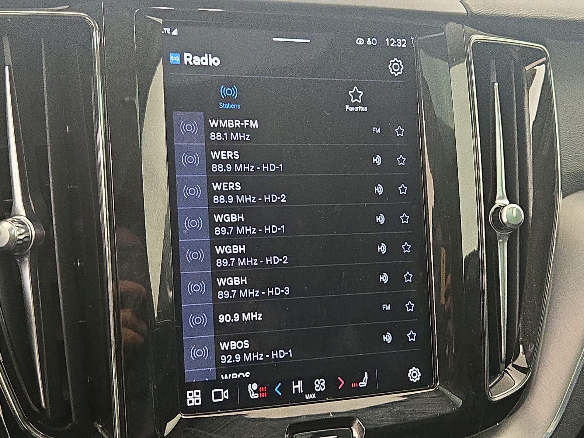 Thumbnail: 2024 Volvo XC60 - 15