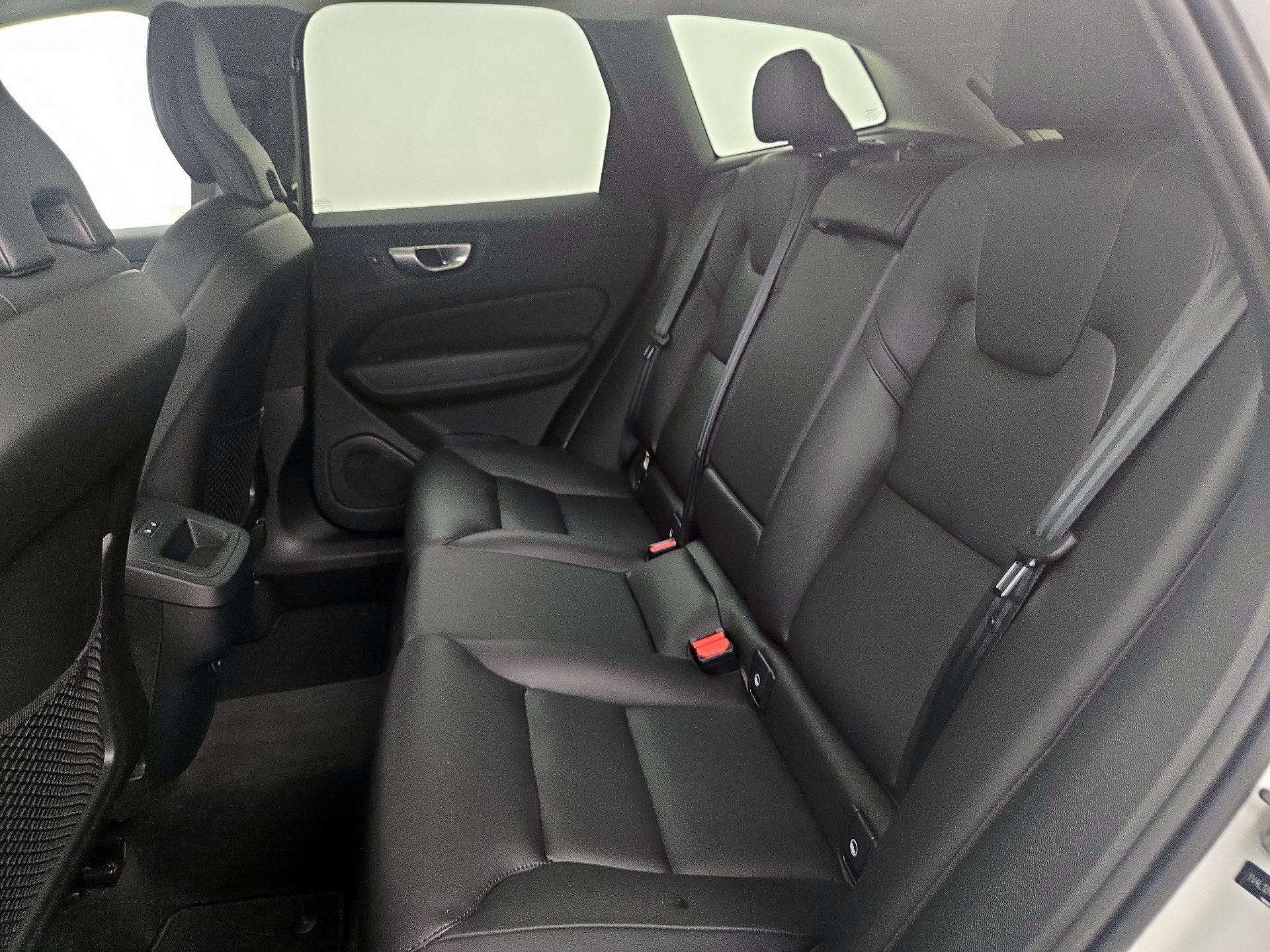 Thumbnail: 2024 Volvo XC60 - 20