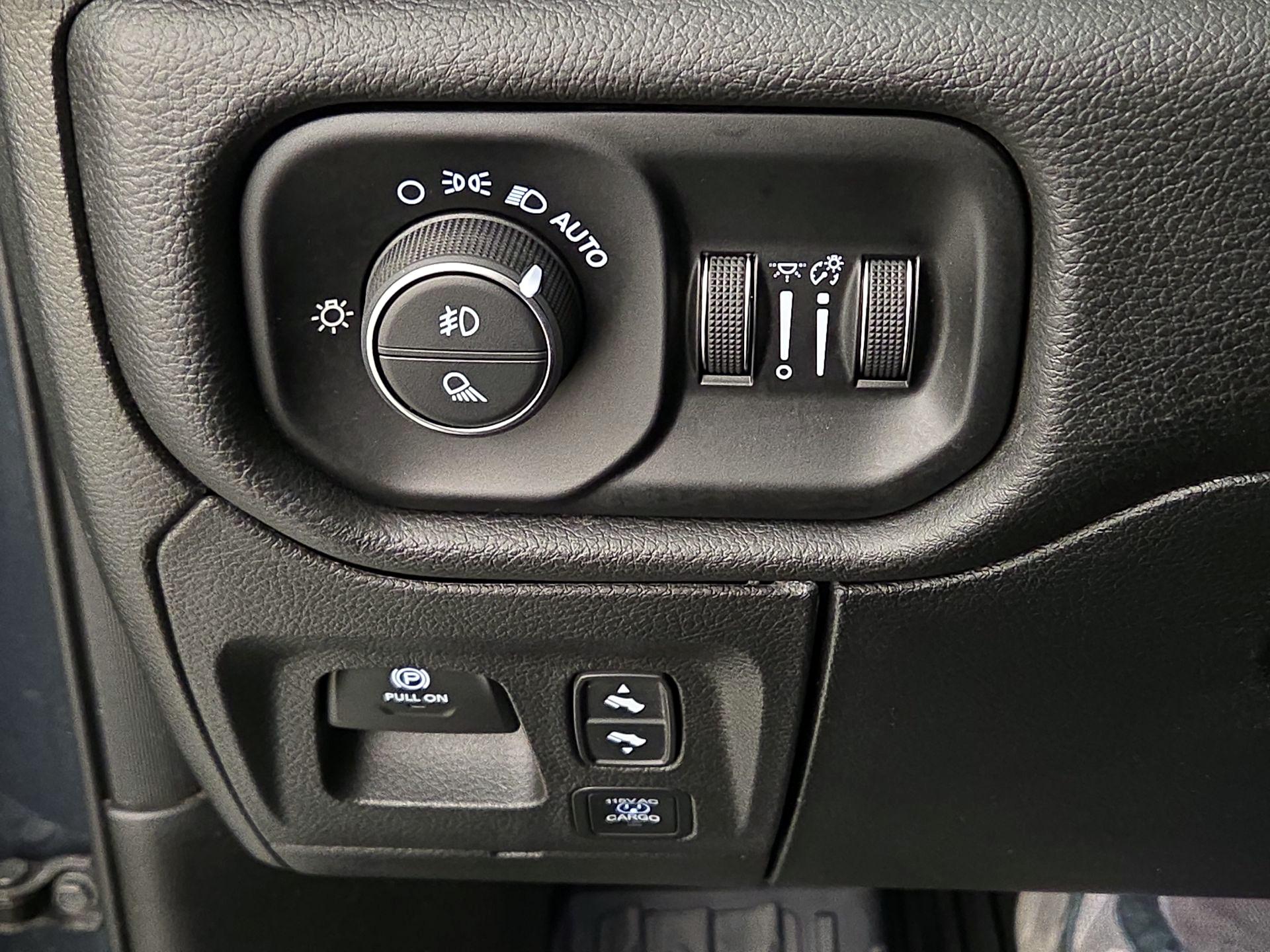 Thumbnail: 2025 RAM 1500 - 13