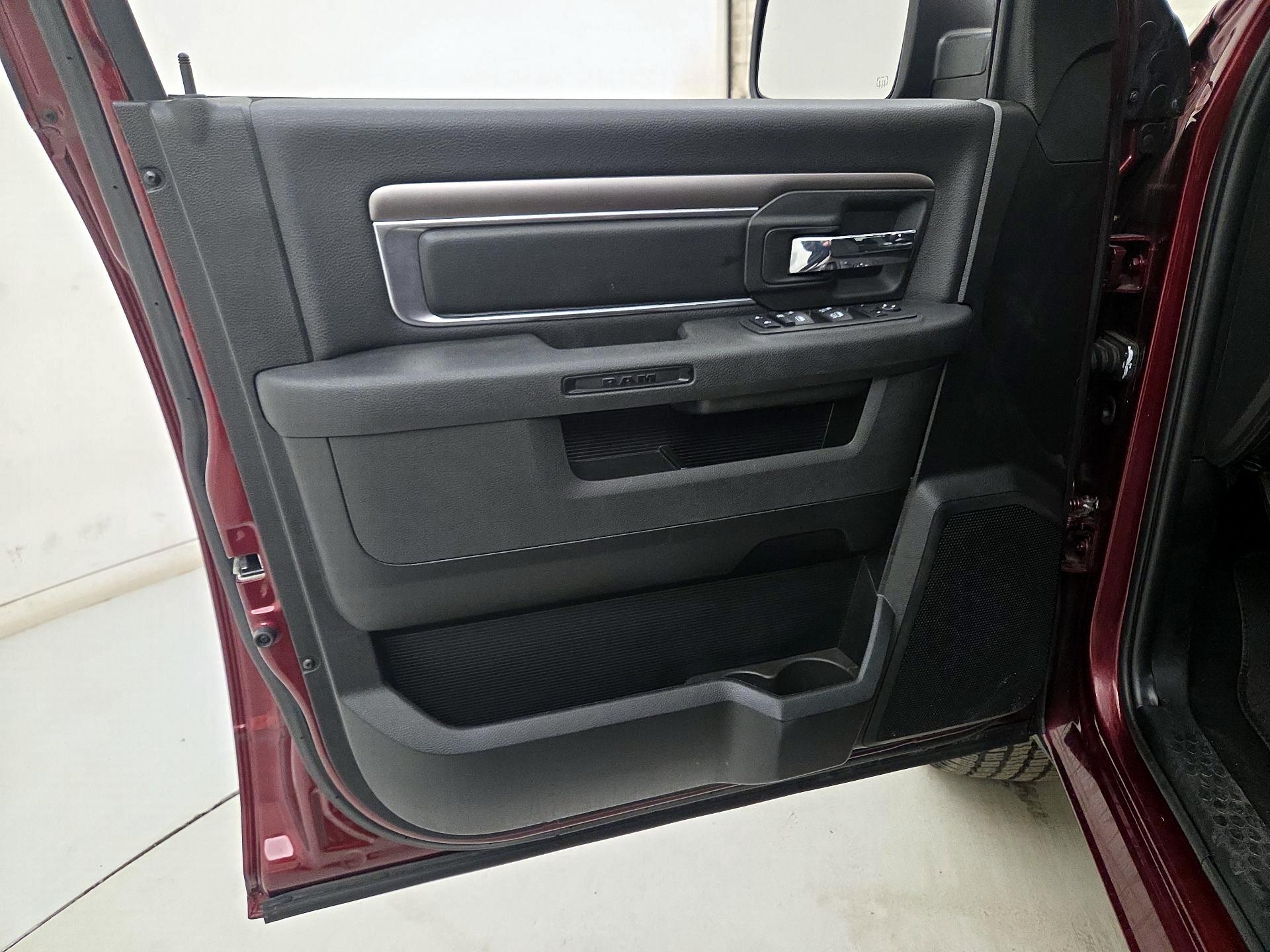 Thumbnail: 2024 RAM 1500 Classic - 12