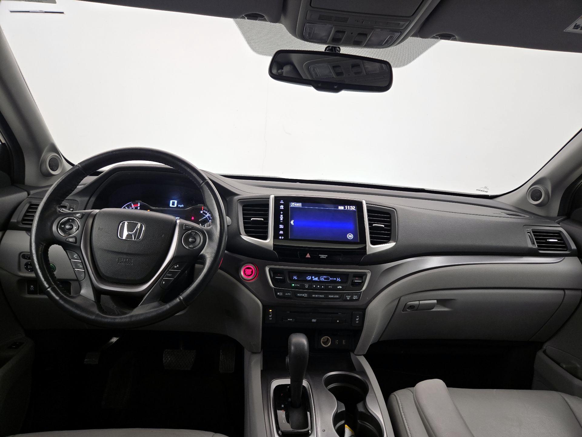 Thumbnail: 2018 Honda Pilot - 9