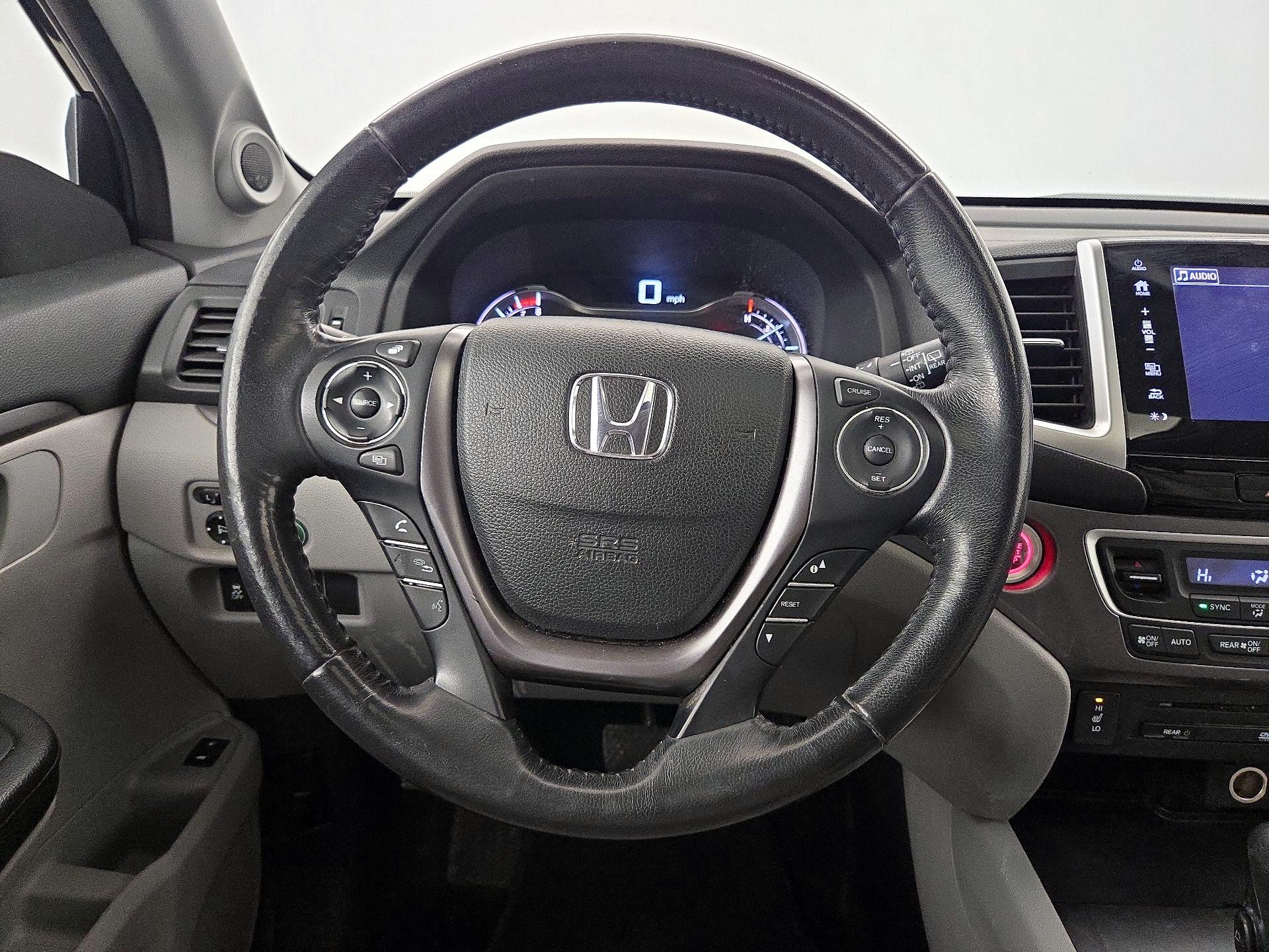 Thumbnail: 2018 Honda Pilot - 10