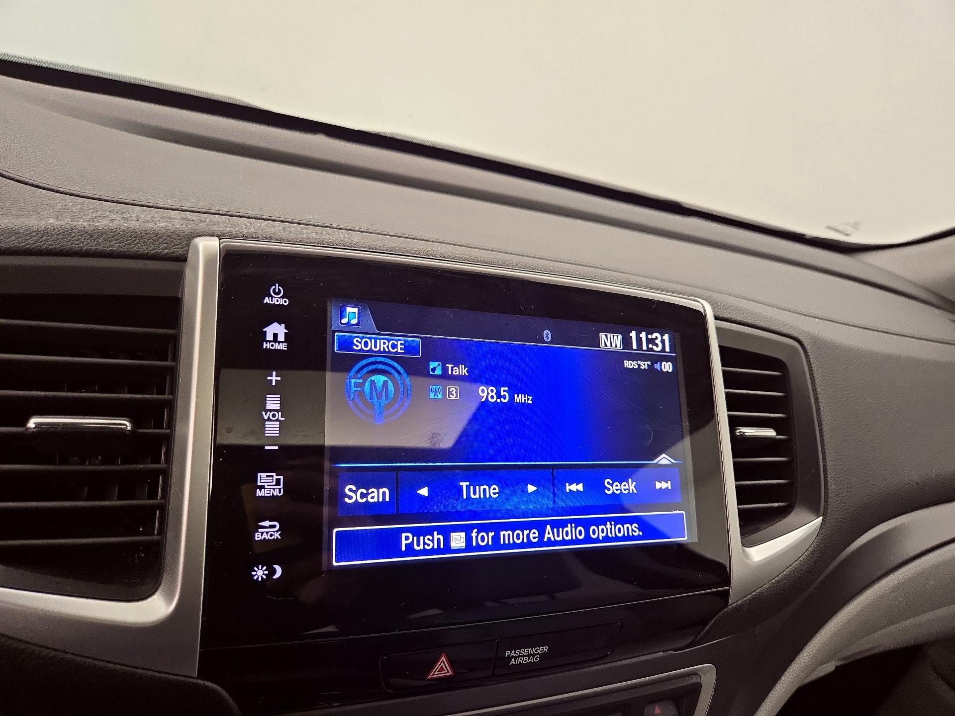 Thumbnail: 2018 Honda Pilot - 15