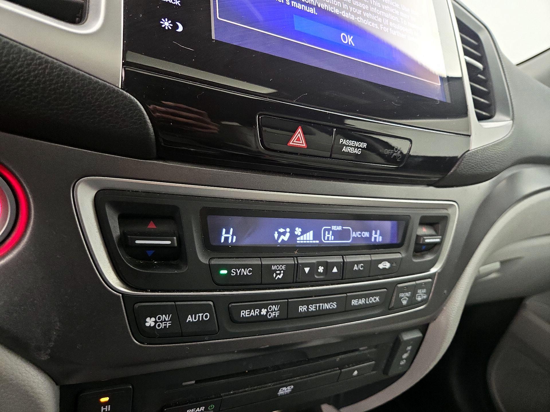 Thumbnail: 2018 Honda Pilot - 16