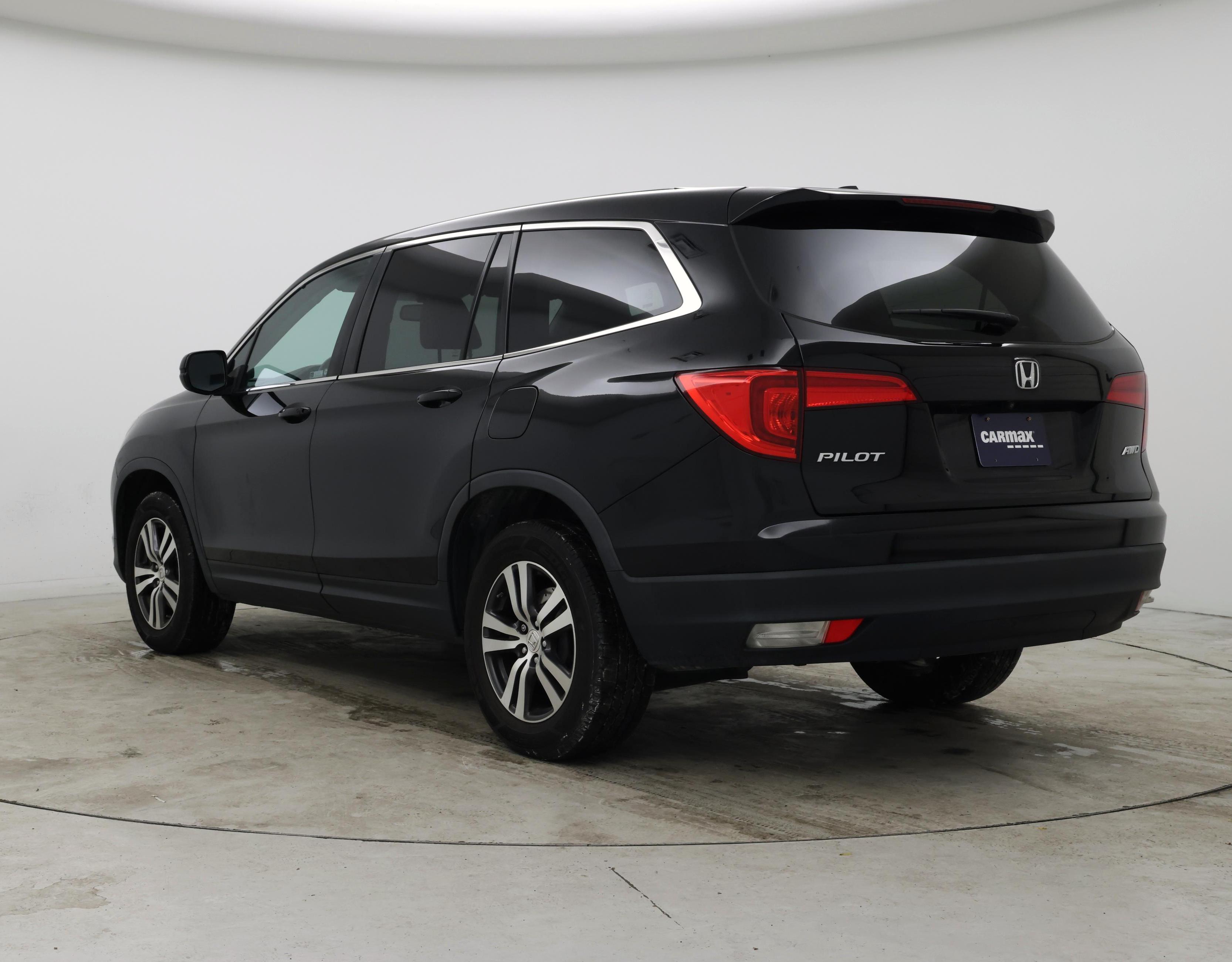 Thumbnail: 2018 Honda Pilot - 2