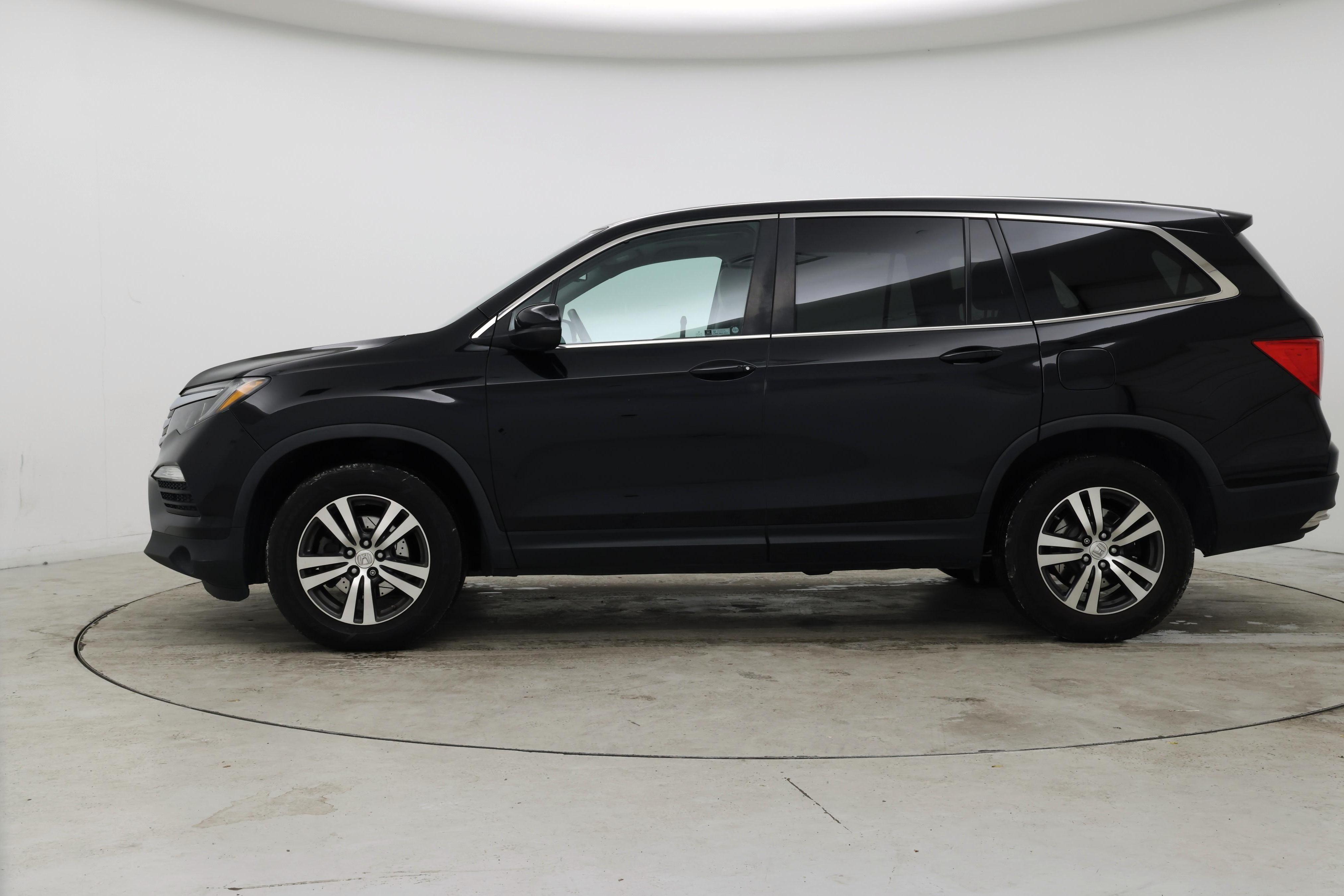 Thumbnail: 2018 Honda Pilot - 3