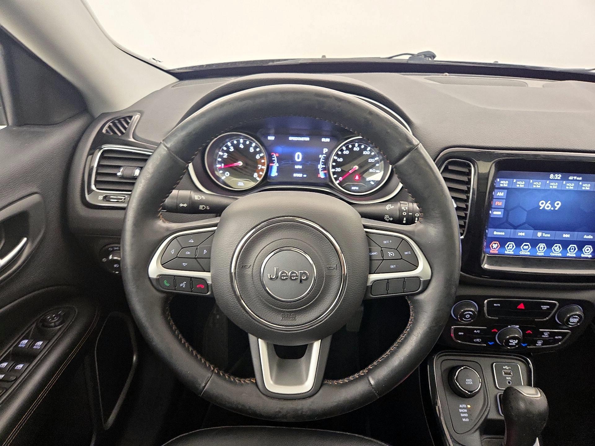 Thumbnail: 2020 Jeep Compass - 10